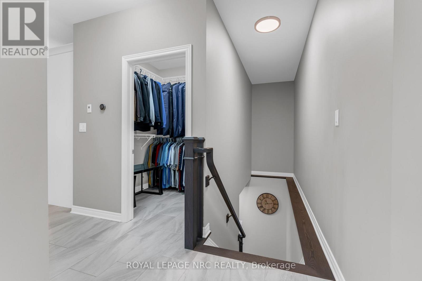 












55 ANDREW LANE

,
Thorold (Hurricane/Merrittville),




Ontario
L2V0E4

