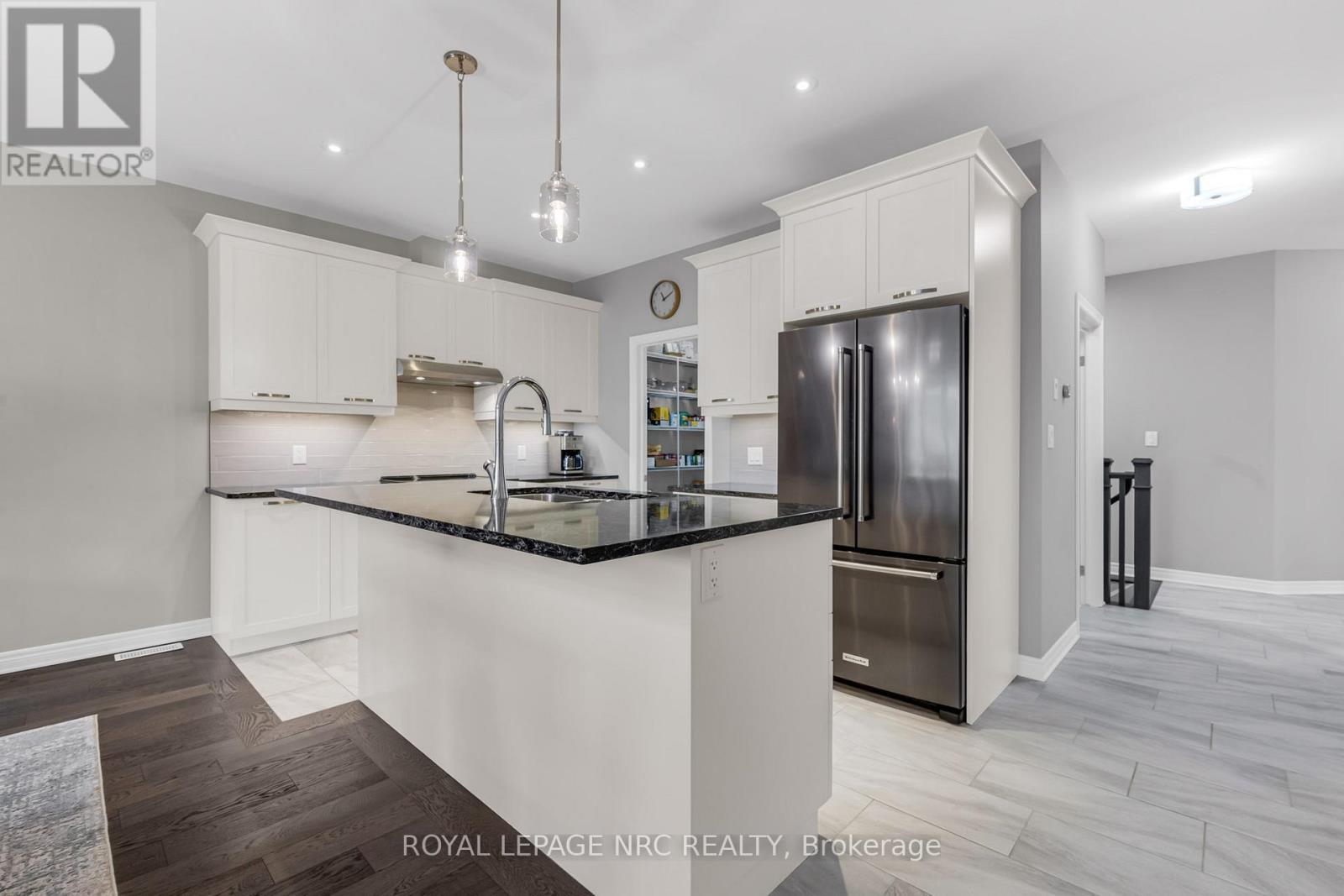 












55 ANDREW LANE

,
Thorold (Hurricane/Merrittville),




Ontario
L2V0E4

