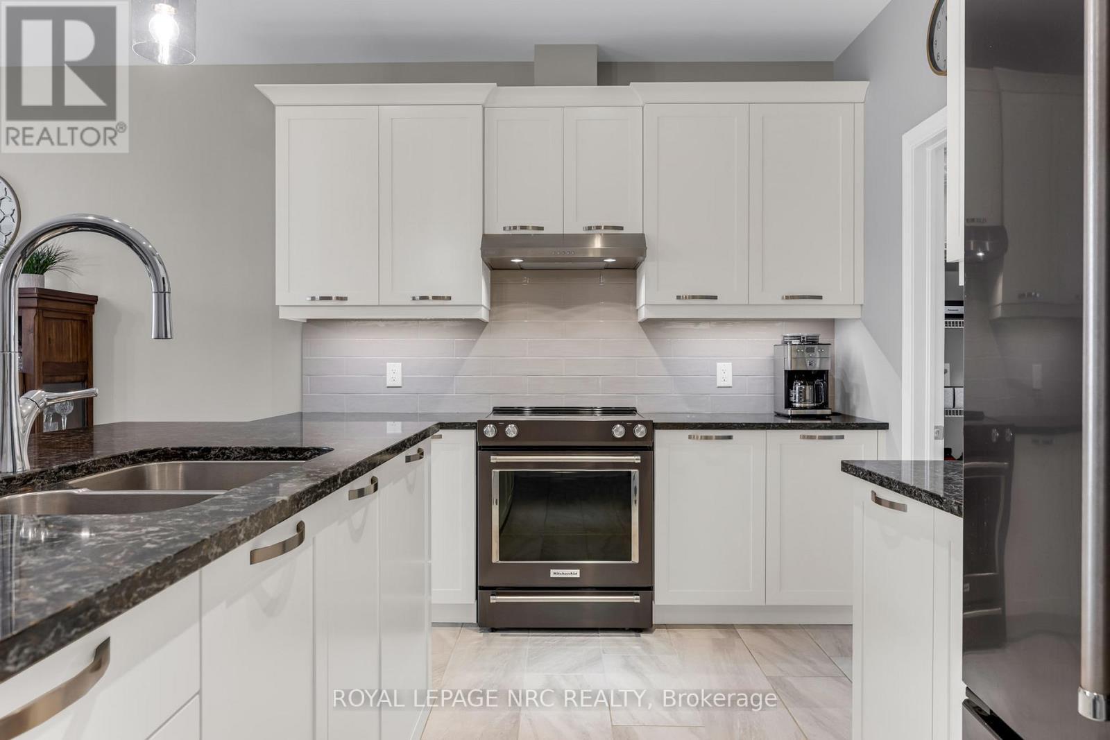 












55 ANDREW LANE

,
Thorold (Hurricane/Merrittville),




Ontario
L2V0E4

