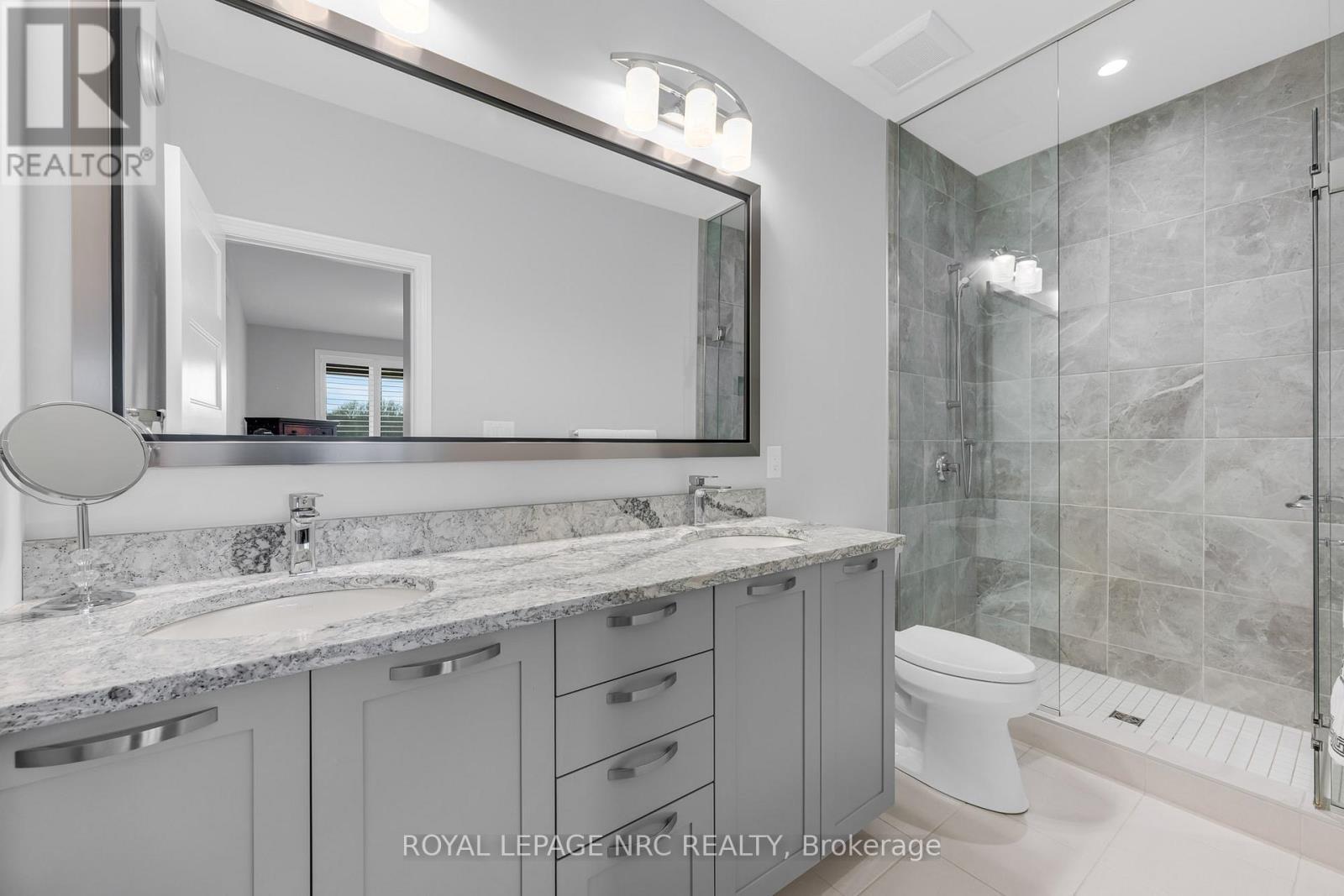 












55 ANDREW LANE

,
Thorold (Hurricane/Merrittville),




Ontario
L2V0E4

