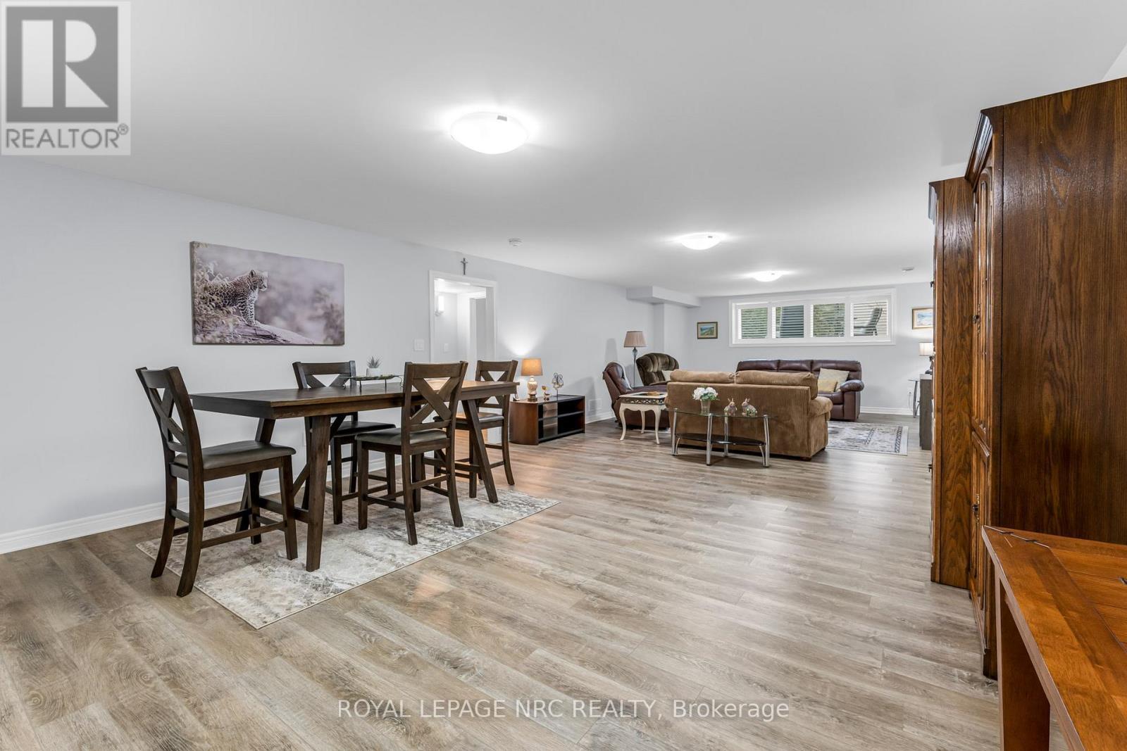 












55 ANDREW LANE

,
Thorold (Hurricane/Merrittville),




Ontario
L2V0E4

