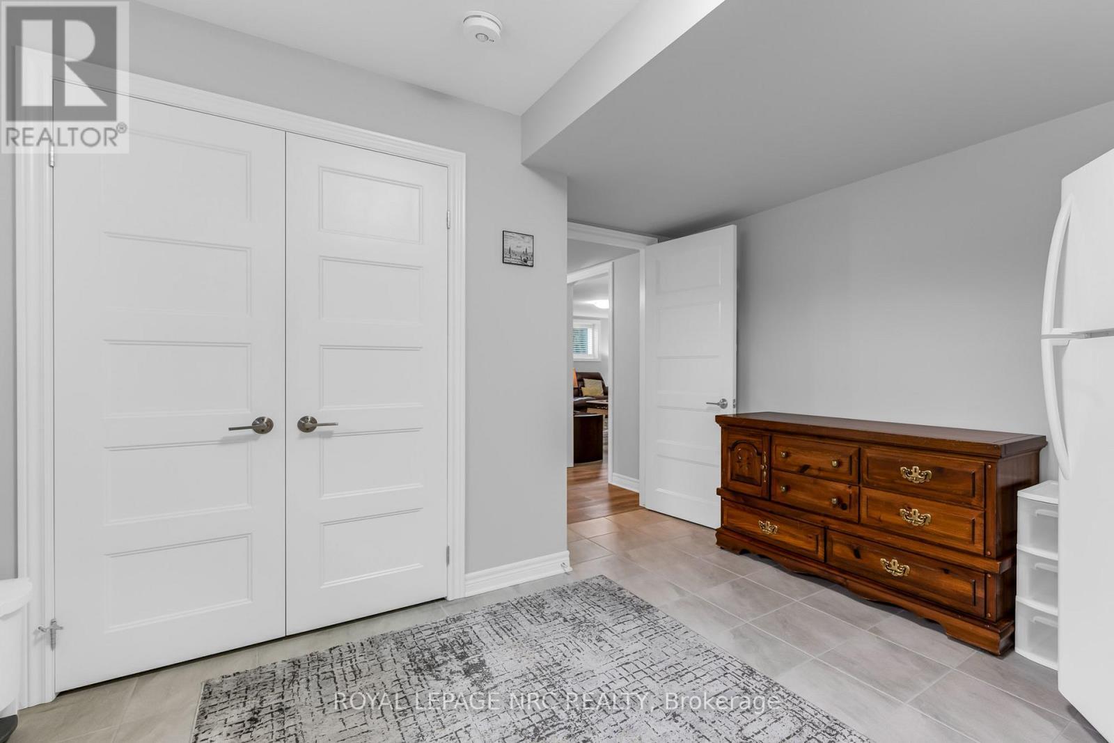 












55 ANDREW LANE

,
Thorold (Hurricane/Merrittville),




Ontario
L2V0E4

