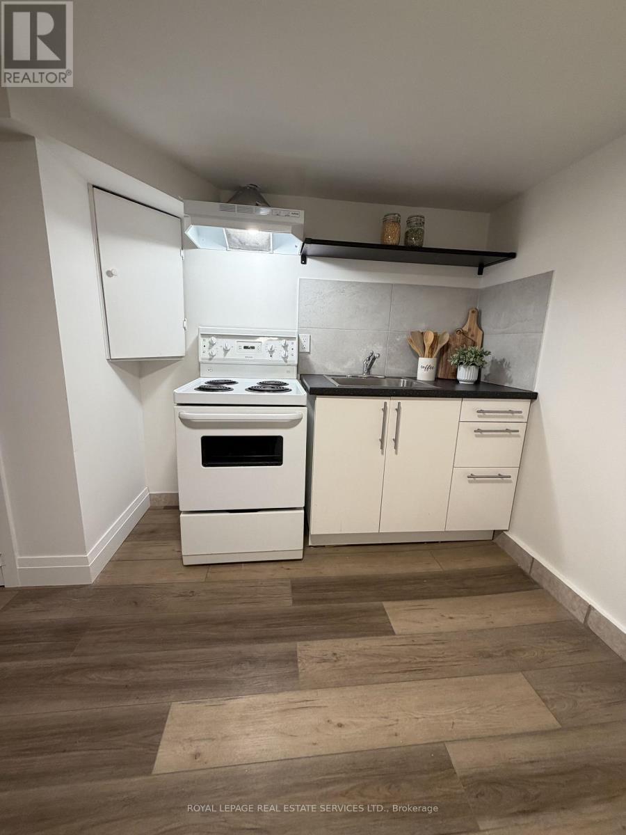 












BASEMENT - 71 VERNON STREET

,
Toronto,




Ontario
M6P1S9

