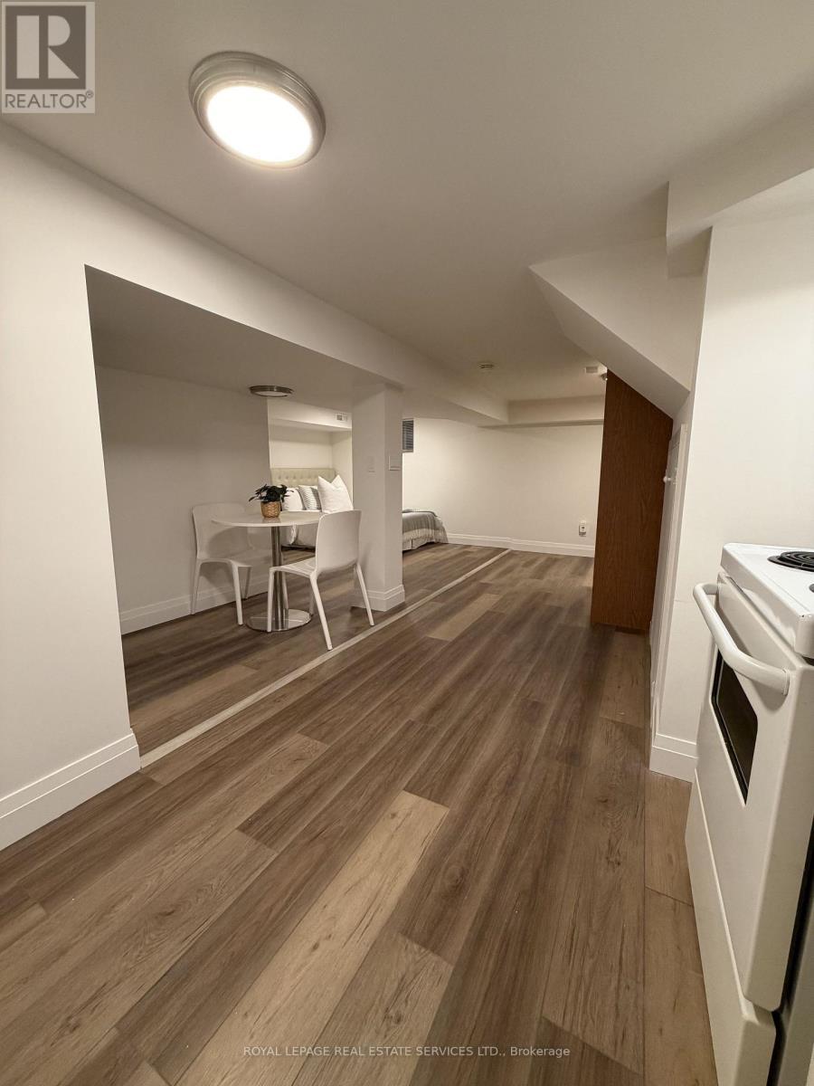 












BASEMENT - 71 VERNON STREET

,
Toronto,




Ontario
M6P1S9

