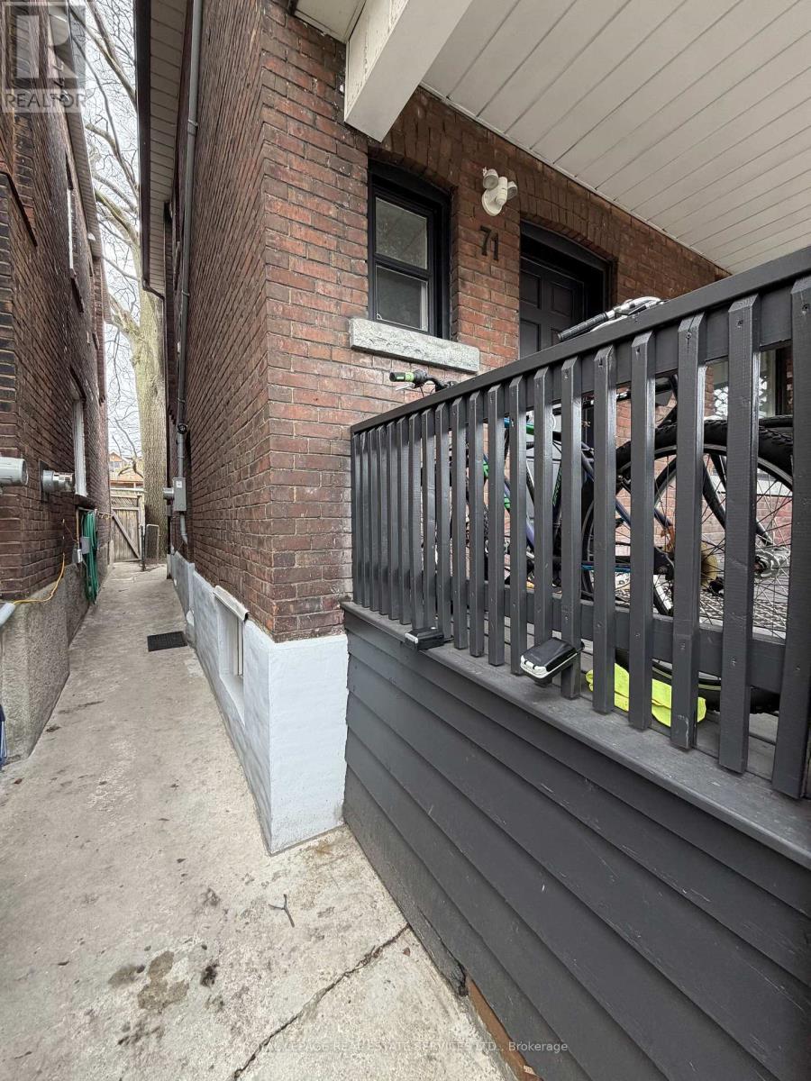 












BASEMENT - 71 VERNON STREET

,
Toronto,




Ontario
M6P1S9

