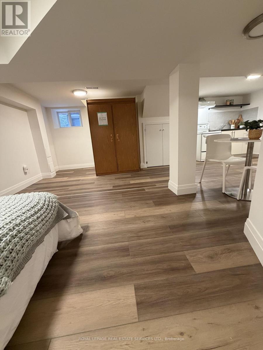 












BASEMENT - 71 VERNON STREET

,
Toronto,




Ontario
M6P1S9

