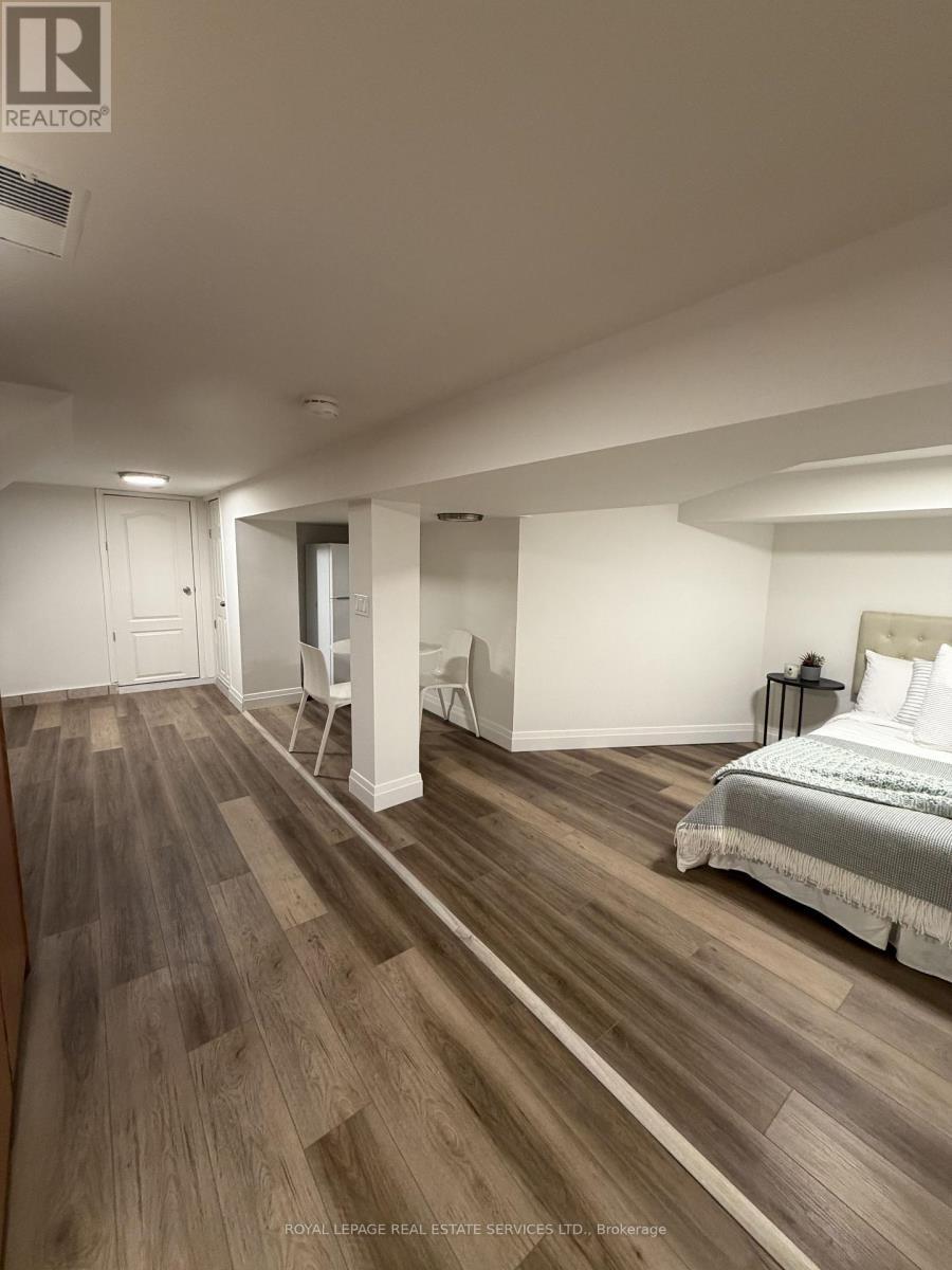 












BASEMENT - 71 VERNON STREET

,
Toronto,




Ontario
M6P1S9

