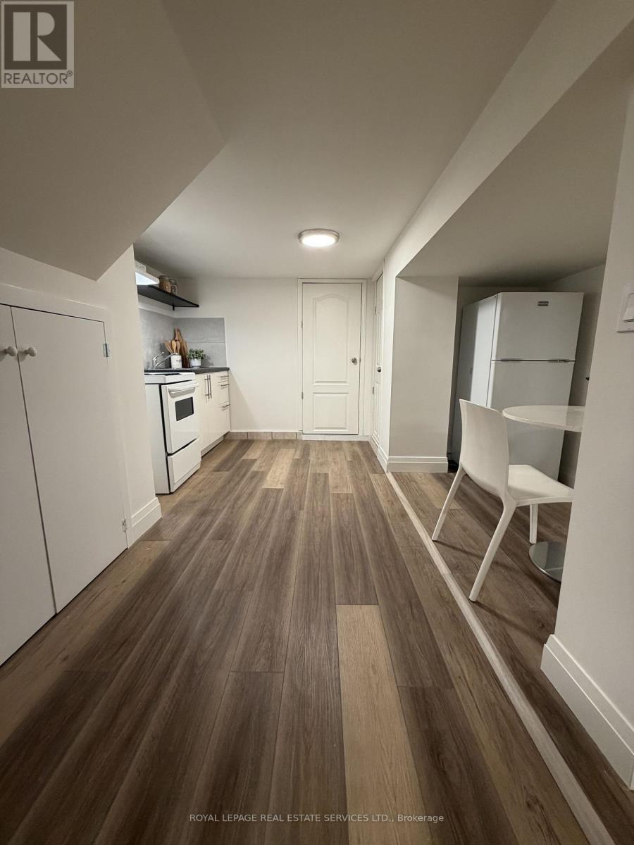 












BASEMENT - 71 VERNON STREET

,
Toronto,




Ontario
M6P1S9

