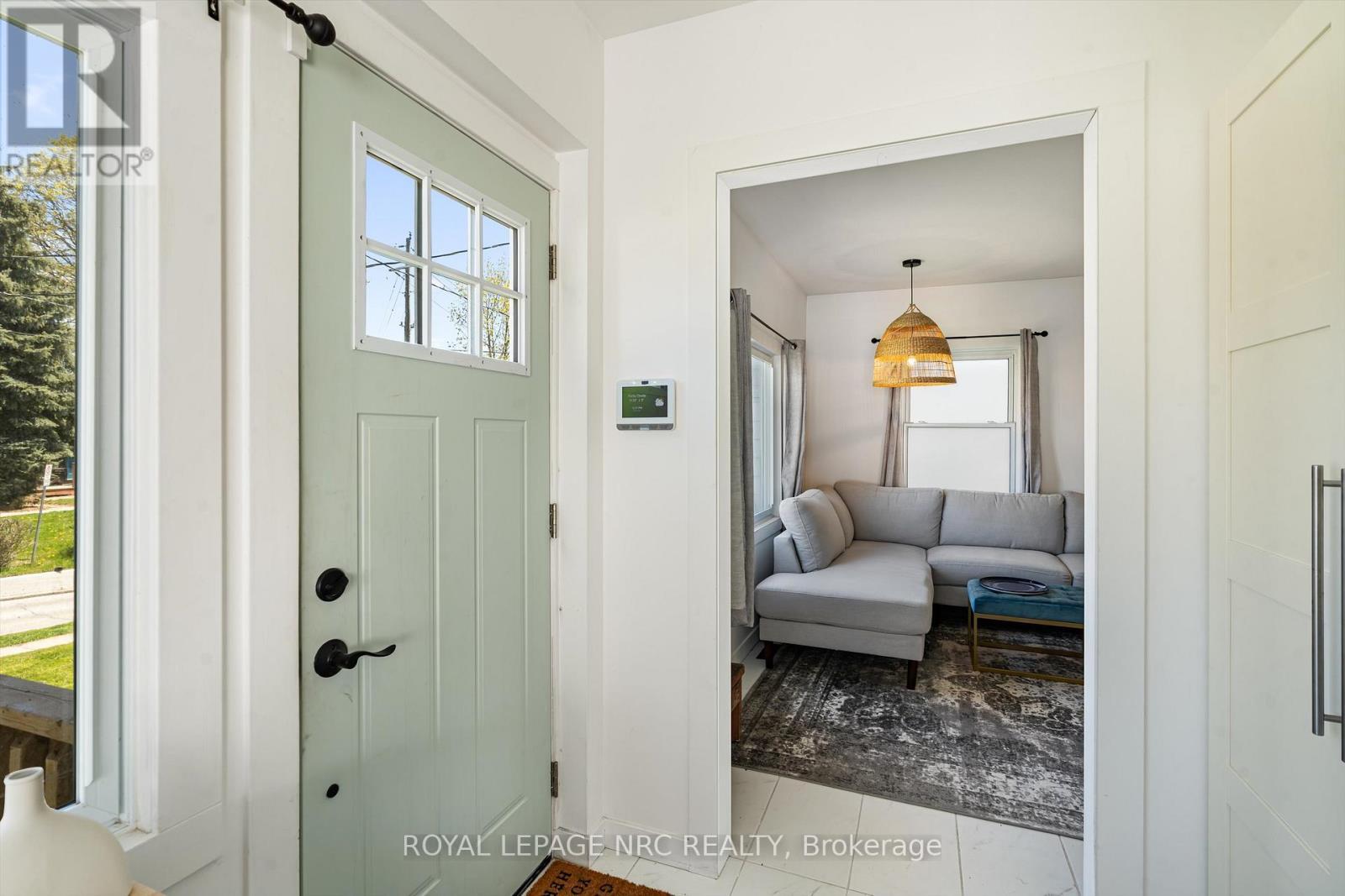 












37 LOCK STREET

,
St. Catharines (Port Dalhousie),




Ontario
L2N5B8

