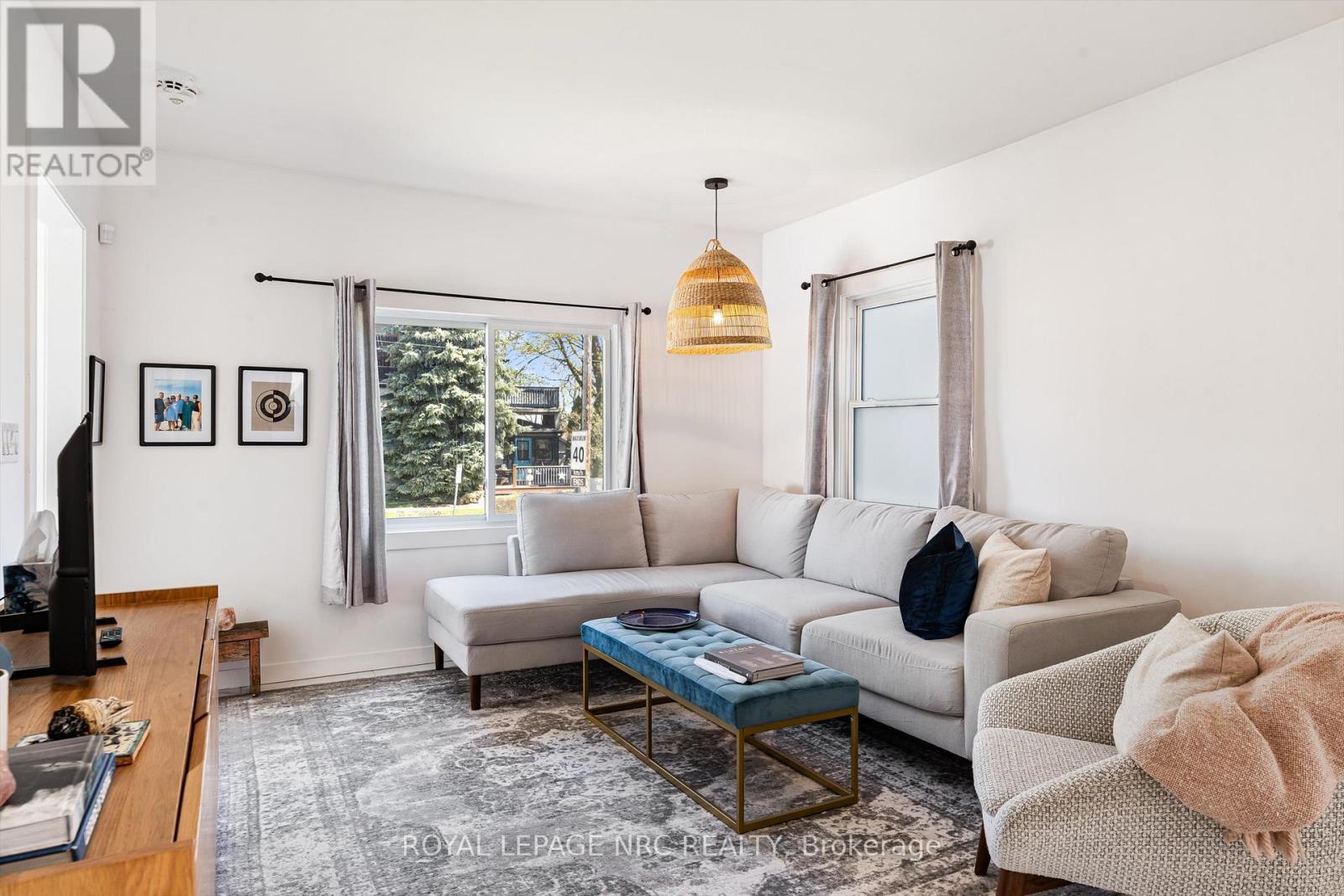 












37 LOCK STREET

,
St. Catharines (Port Dalhousie),




Ontario
L2N5B8

