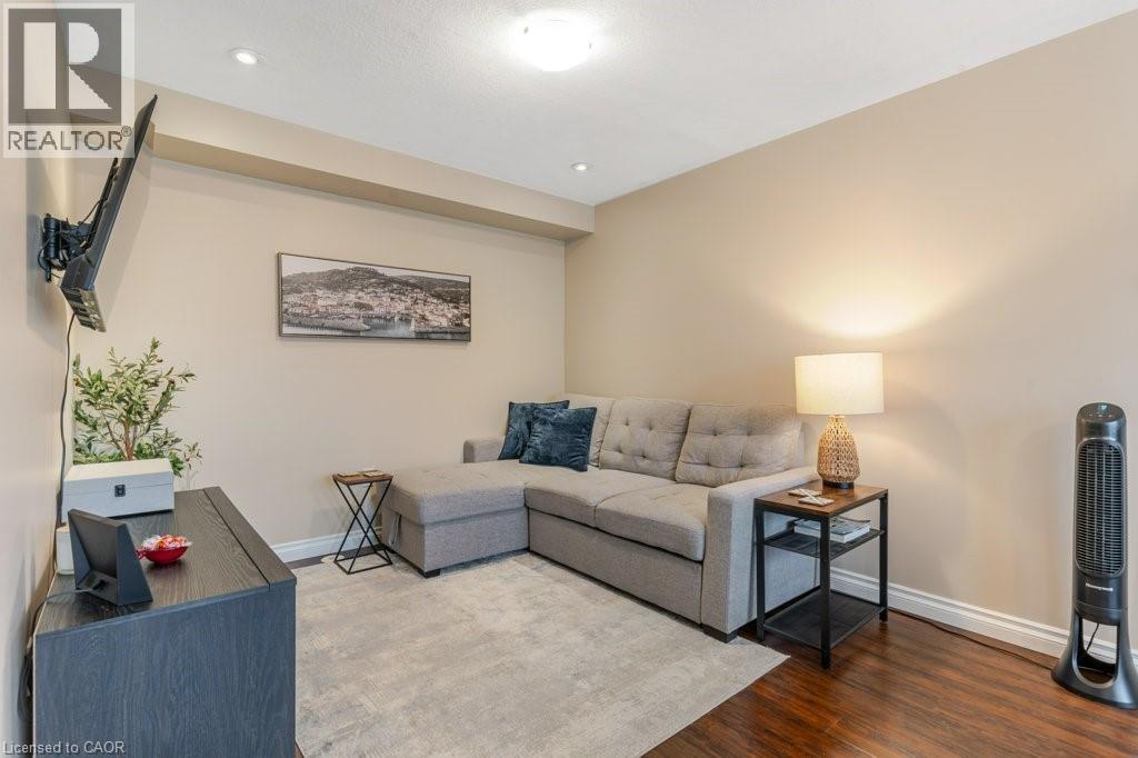 












71 GARTH MASSEY Drive Unit# 71

,
Cambridge,




Ontario
N1T2G8

