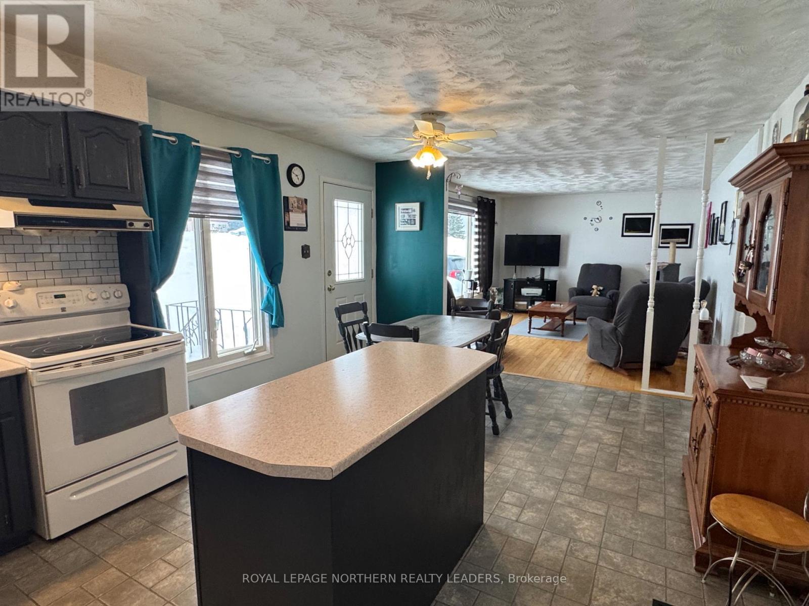 












47 DOYON ST FAUQUIER

,
Kapuskasing,




Ontario
P0L1G0

