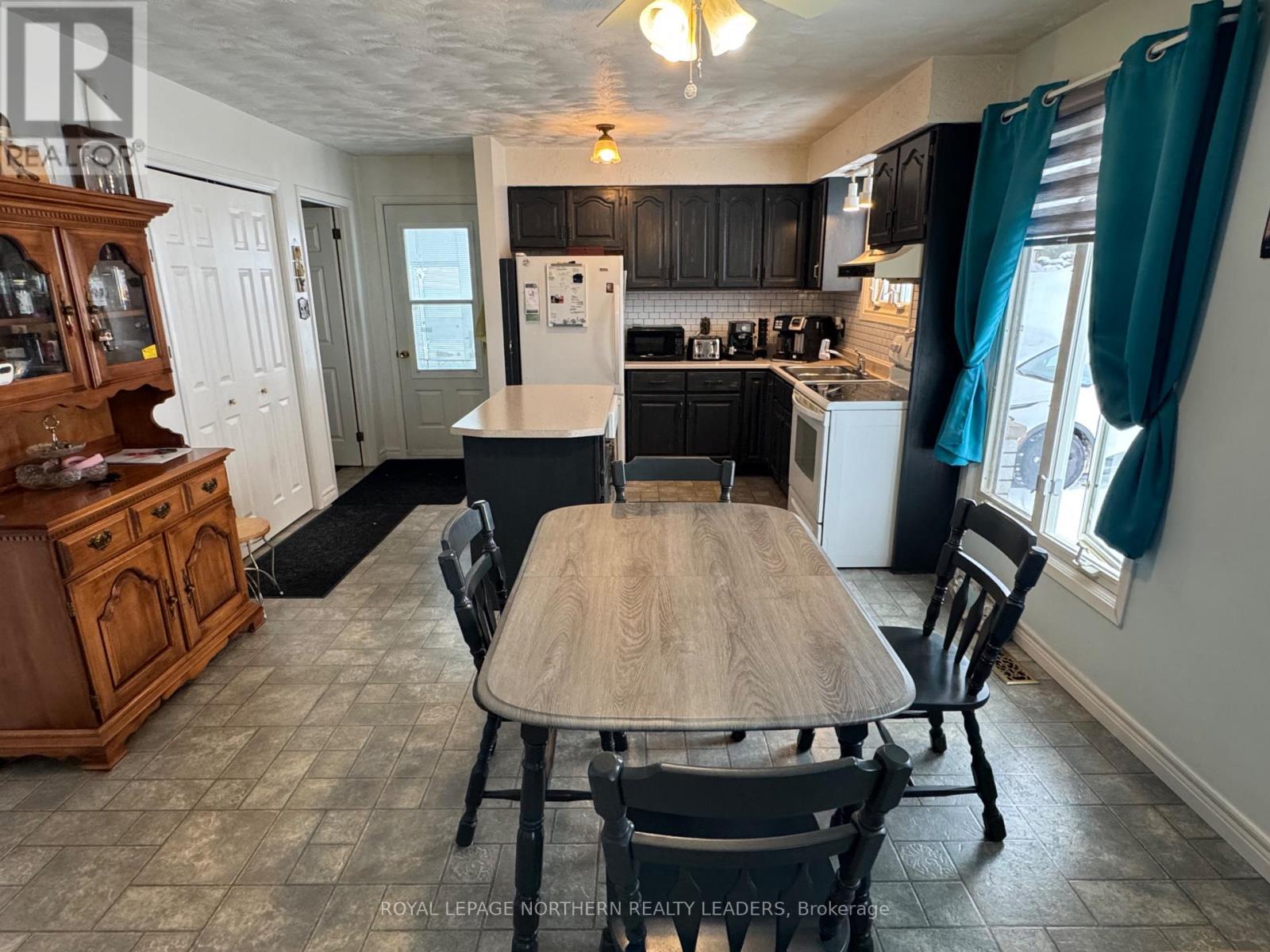 












47 DOYON ST FAUQUIER

,
Kapuskasing,




Ontario
P0L1G0

