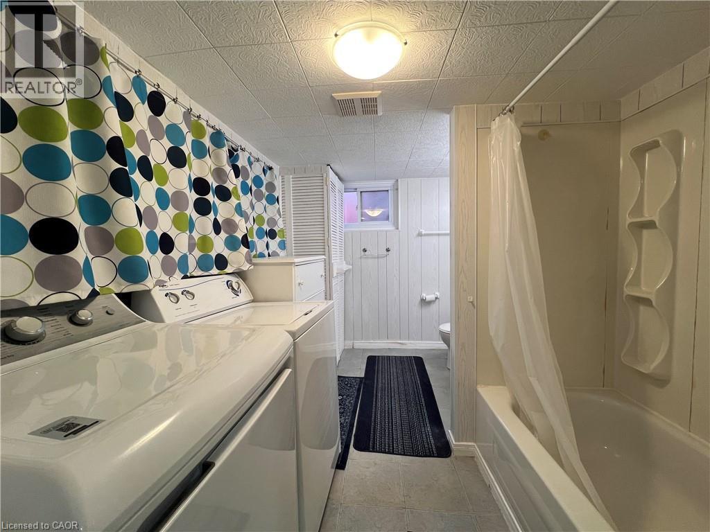 












148 SIEBERT Avenue Unit# Lower

,
Kitchener,




Ontario
N2C2A8

