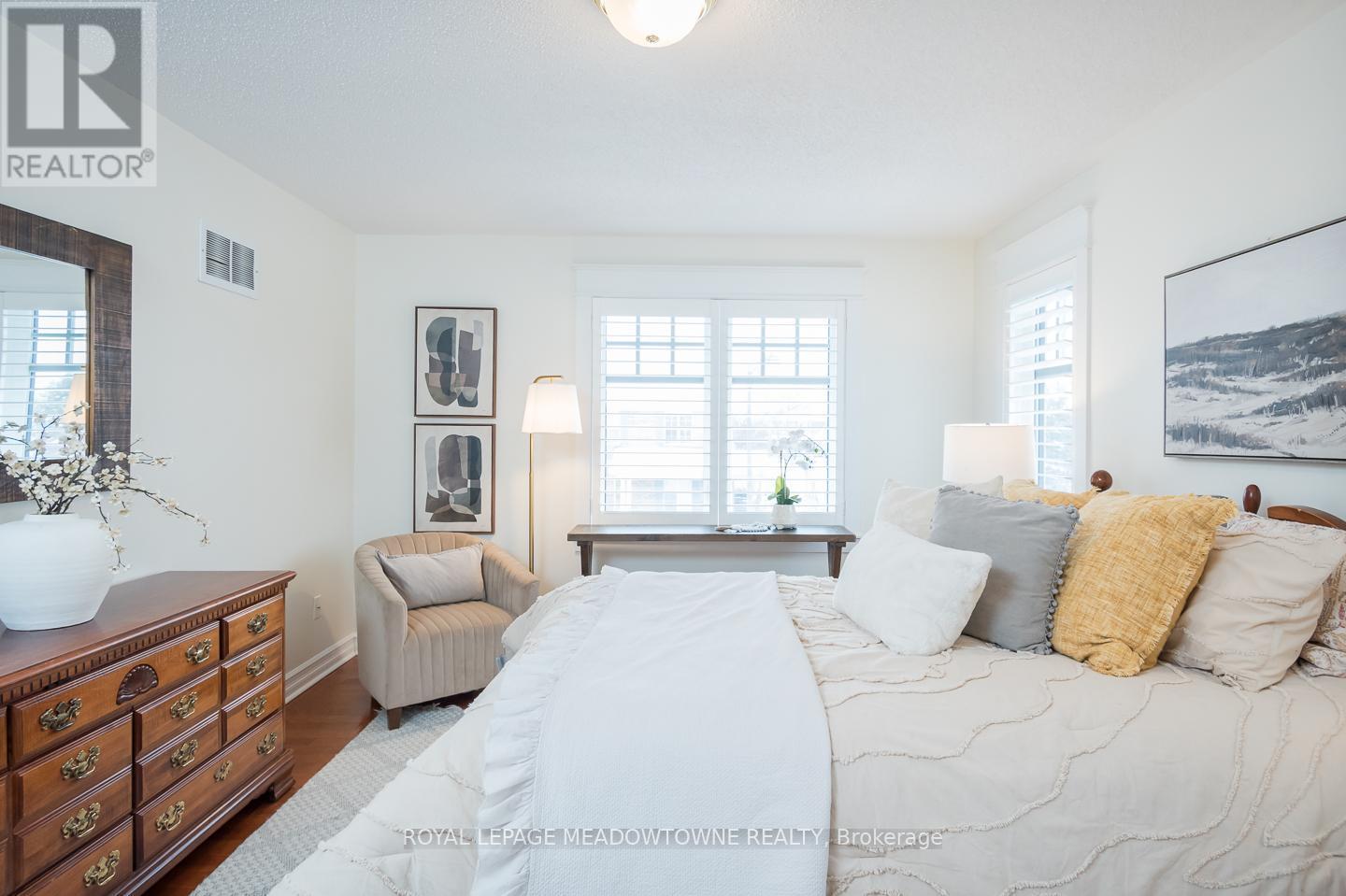 












1592 FRENCH GARDEN

,
Milton,




Ontario
L9T5M4

