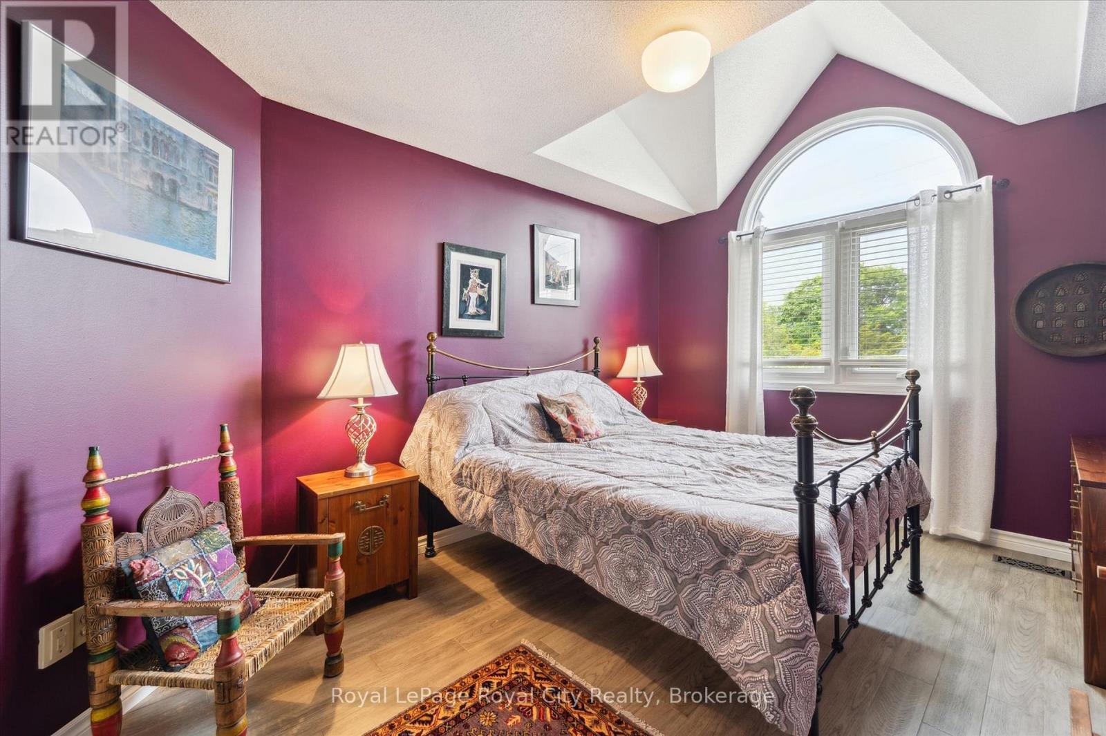 












21 MARILYN DRIVE

,
Guelph (Riverside Park),




Ontario
N1H1G9


