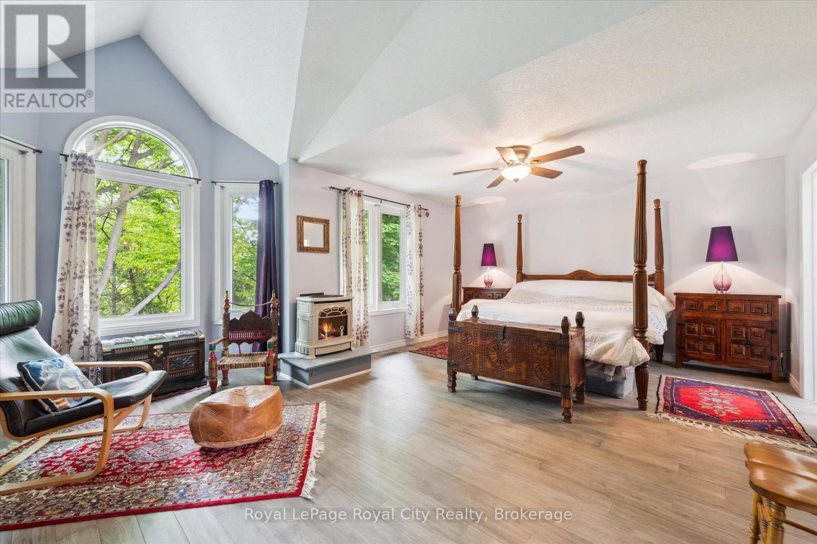 












21 MARILYN DRIVE

,
Guelph (Riverside Park),




Ontario
N1H1G9

