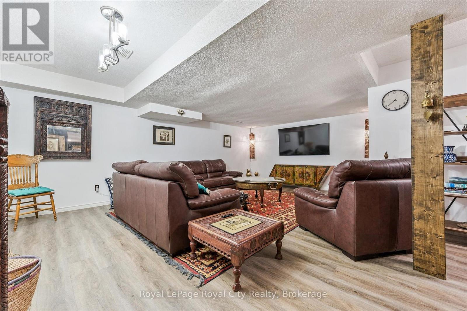 












21 MARILYN DRIVE

,
Guelph (Riverside Park),




Ontario
N1H1G9

