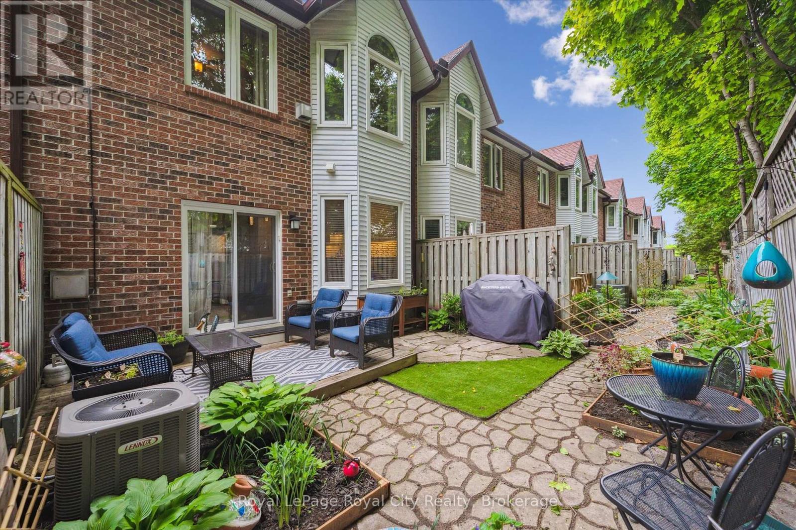 












21 MARILYN DRIVE

,
Guelph (Riverside Park),




Ontario
N1H1G9


