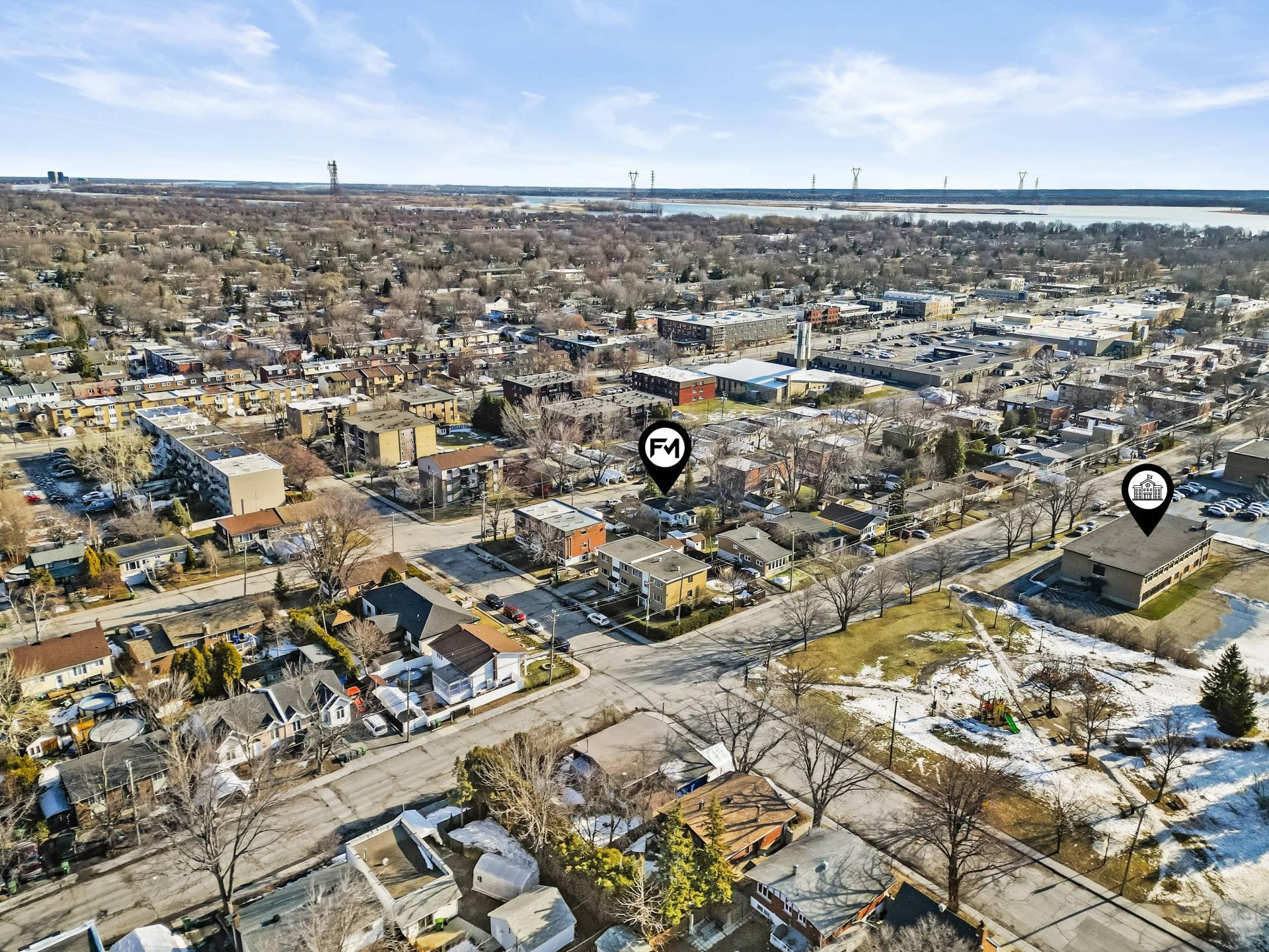 









1710Z


9e Avenue

,
Montréal (Rivière-des-Prairies/Pointe-aux-Trembles),




QC
H1B4E5

