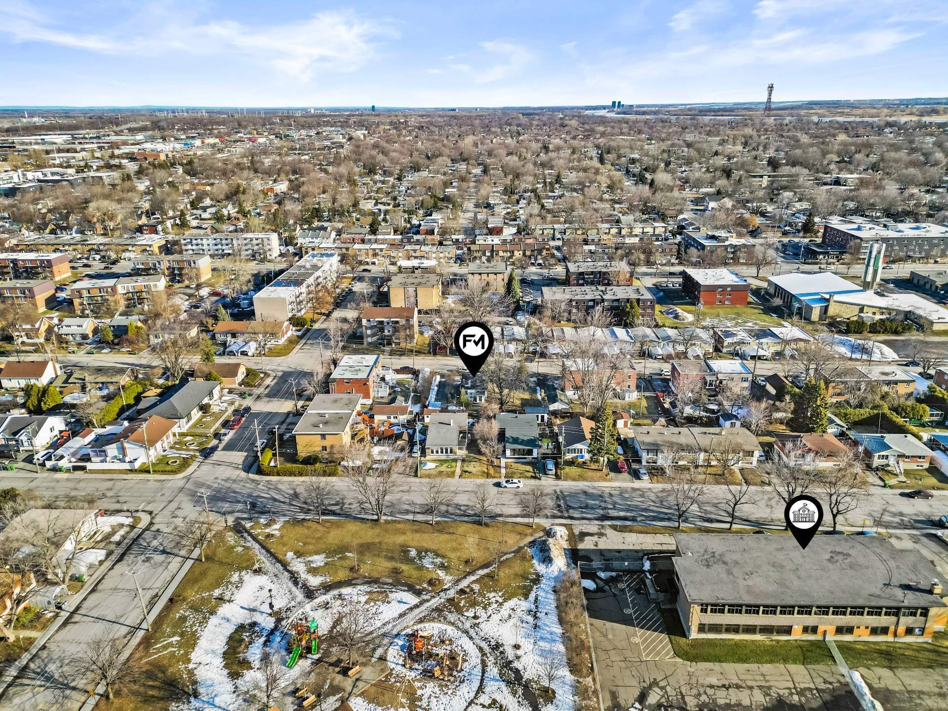 









1710Z


9e Avenue

,
Montréal (Rivière-des-Prairies/Pointe-aux-Trembles),




QC
H1B4E5


