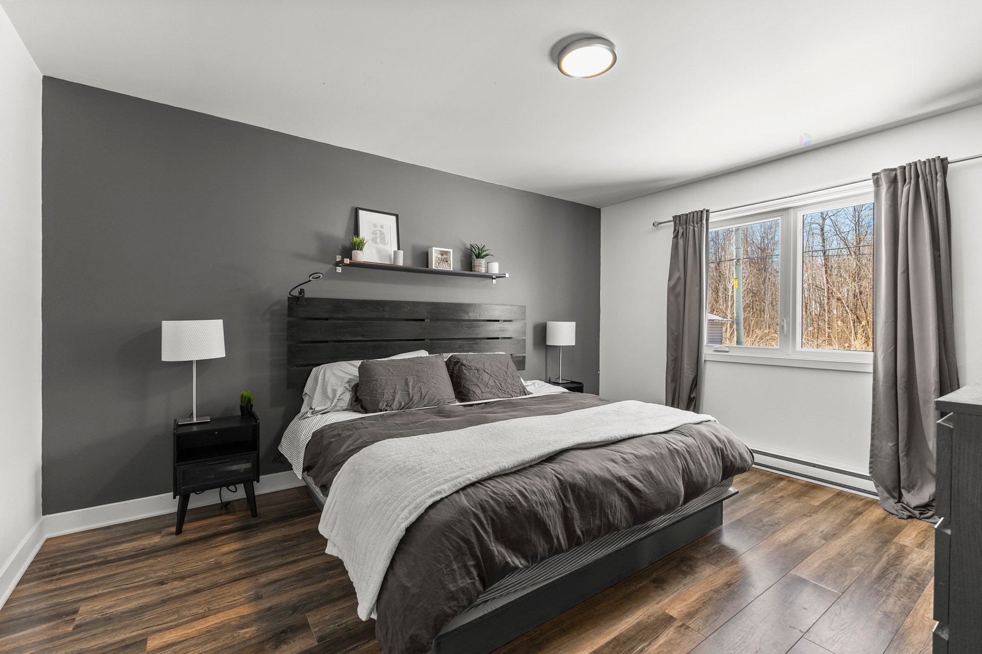 









163

 - 163A


4e Avenue

,
Saint-Zotique,




QC
J0P1Z0

