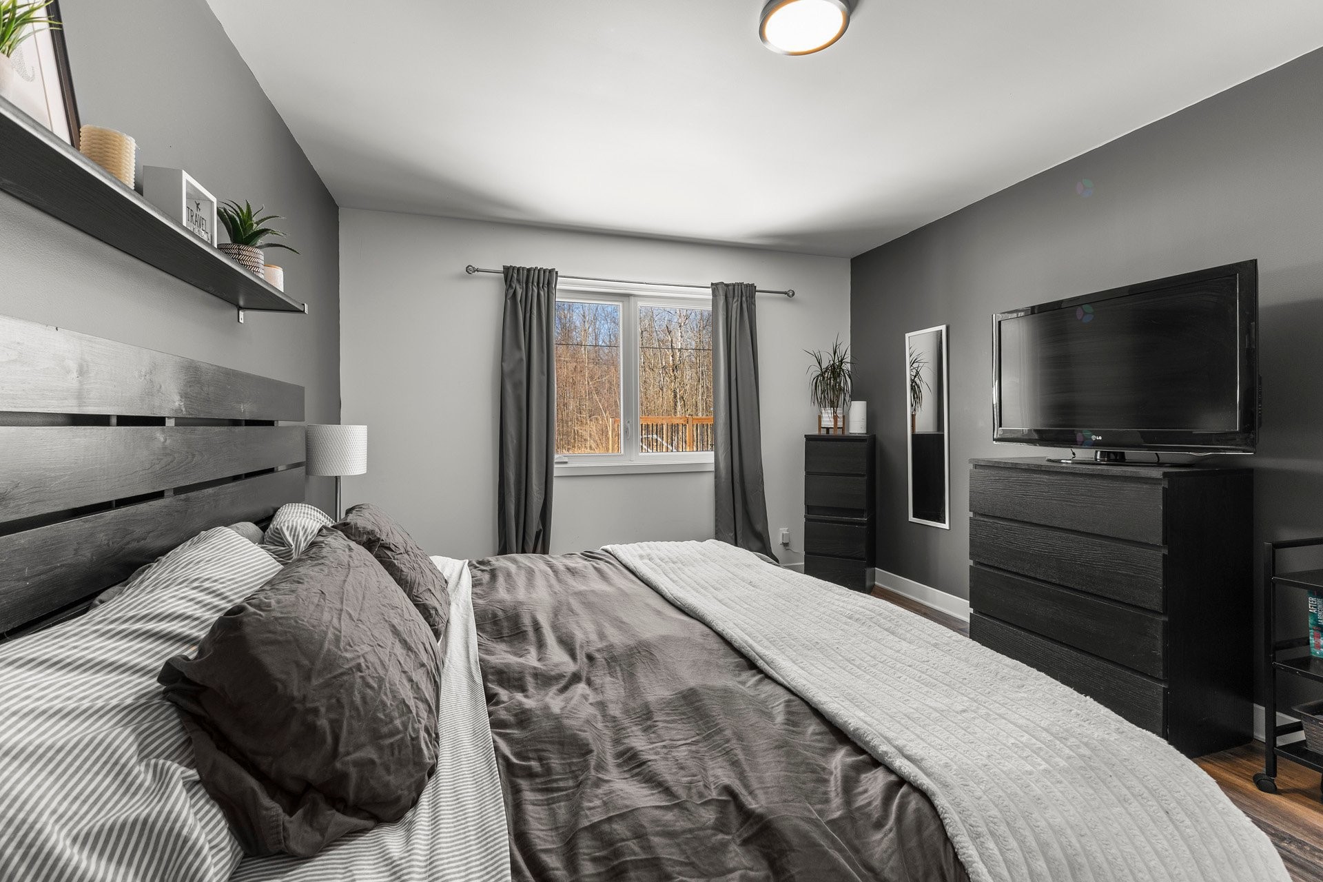 









163

 - 163A


4e Avenue

,
Saint-Zotique,




QC
J0P1Z0

