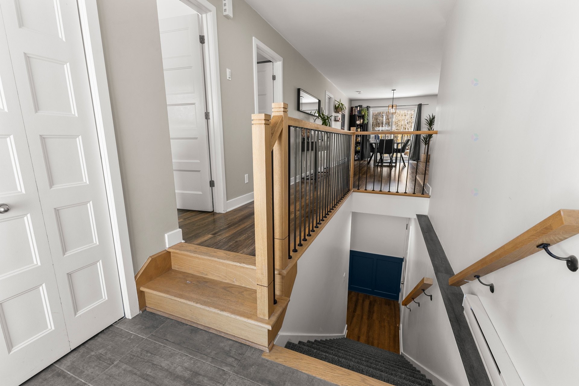









163

 - 163A


4e Avenue

,
Saint-Zotique,




QC
J0P1Z0

