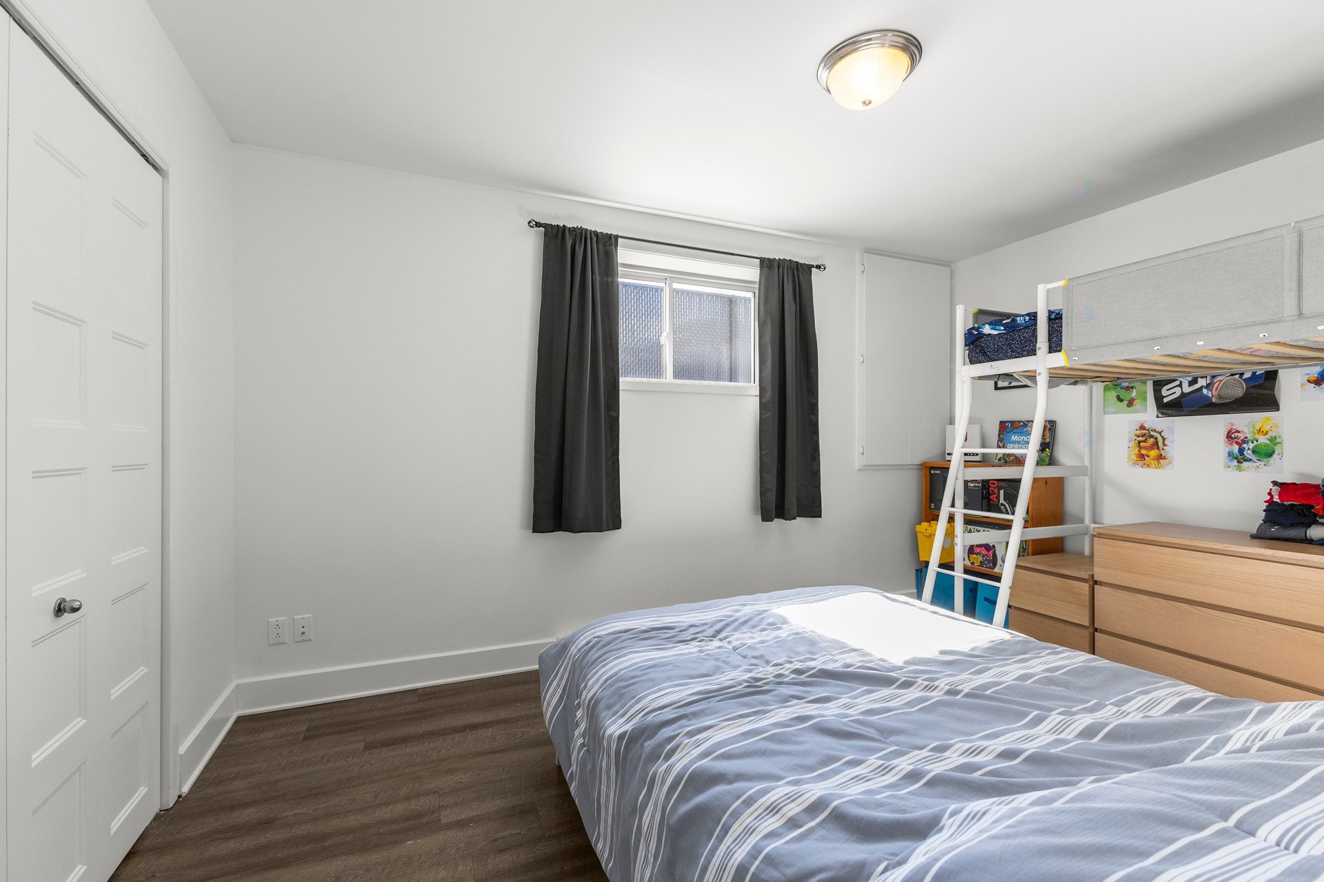 









163

 - 163A


4e Avenue

,
Saint-Zotique,




QC
J0P1Z0

