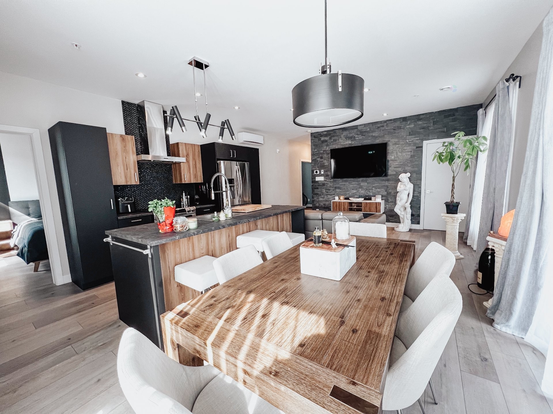 









120


Av. de la Belle-Dame

, 101,
La Prairie,




QC
J5R0T4

