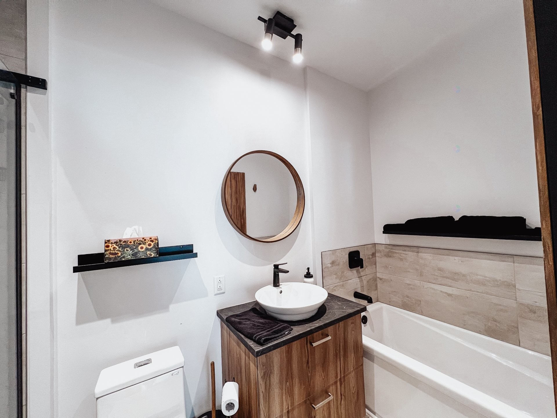 









120


Av. de la Belle-Dame

, 101,
La Prairie,




QC
J5R0T4

