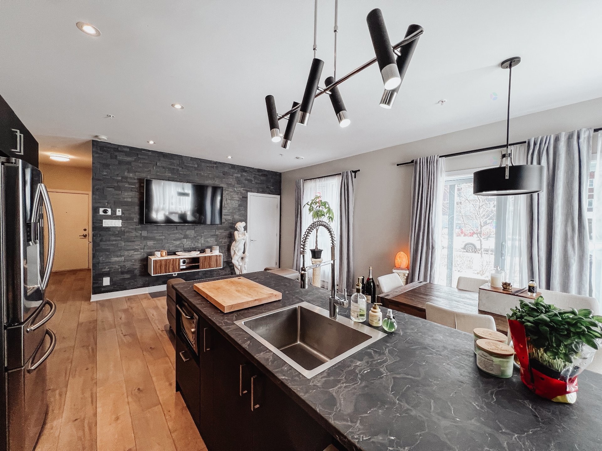 









120


Av. de la Belle-Dame

, 101,
La Prairie,




QC
J5R0T4

