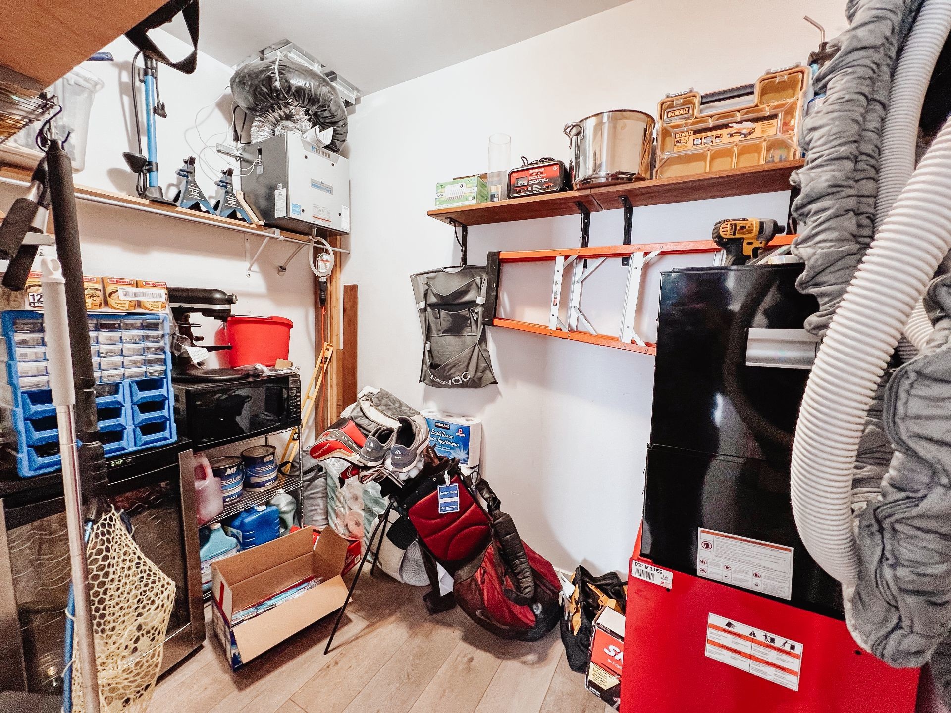 









120


Av. de la Belle-Dame

, 101,
La Prairie,




QC
J5R0T4

