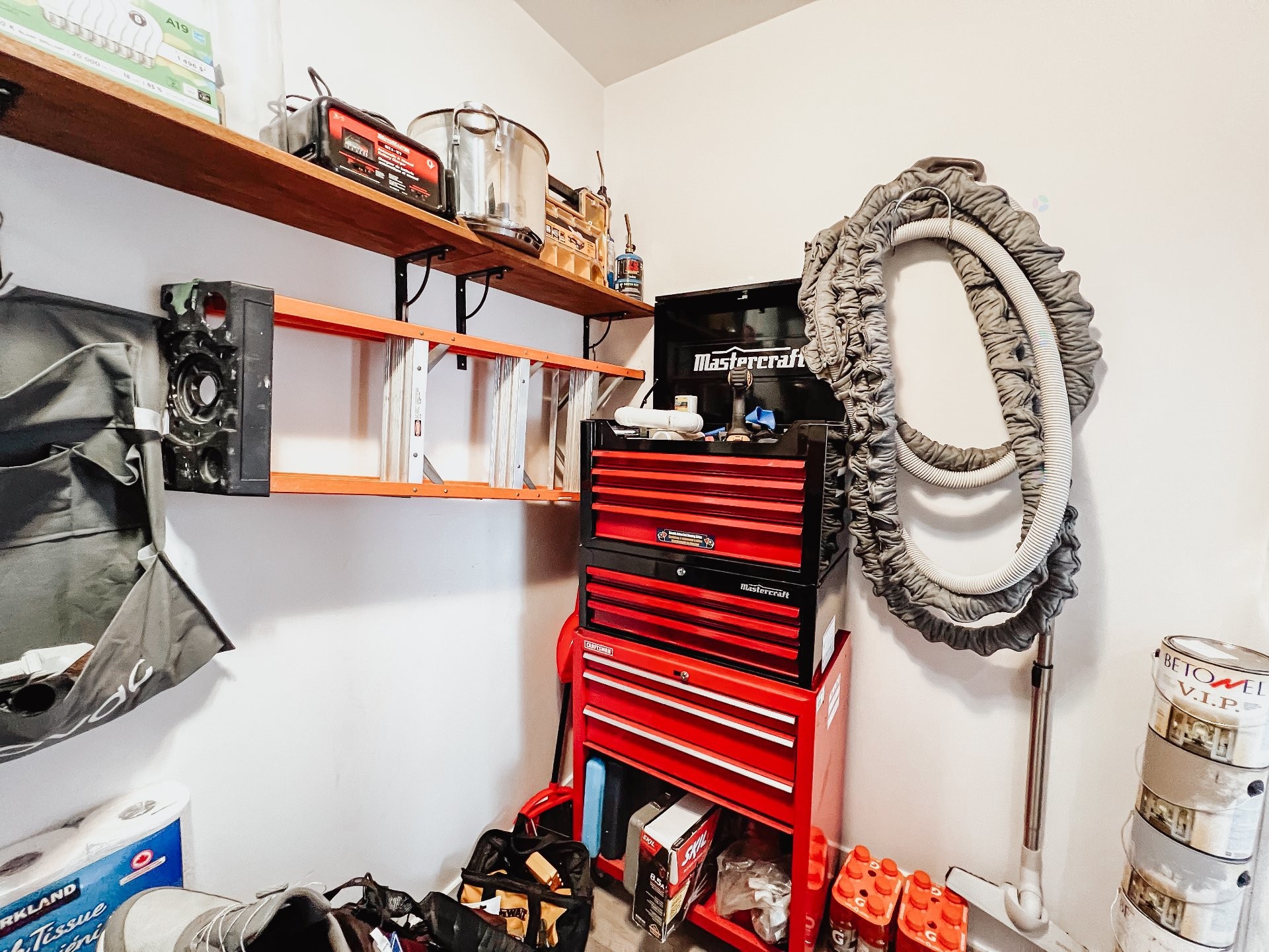 









120


Av. de la Belle-Dame

, 101,
La Prairie,




QC
J5R0T4

