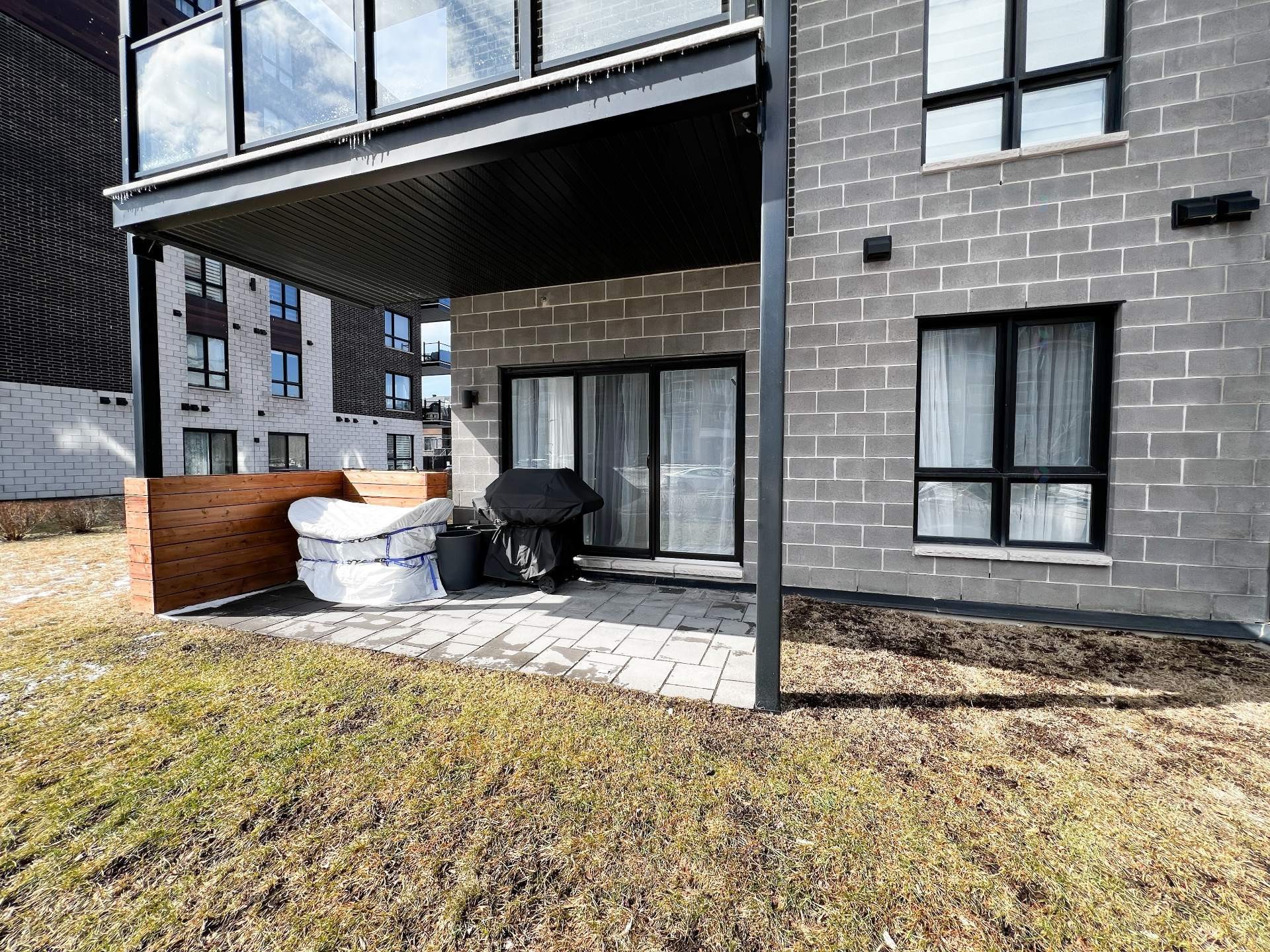 









120


Av. de la Belle-Dame

, 101,
La Prairie,




QC
J5R0T4

