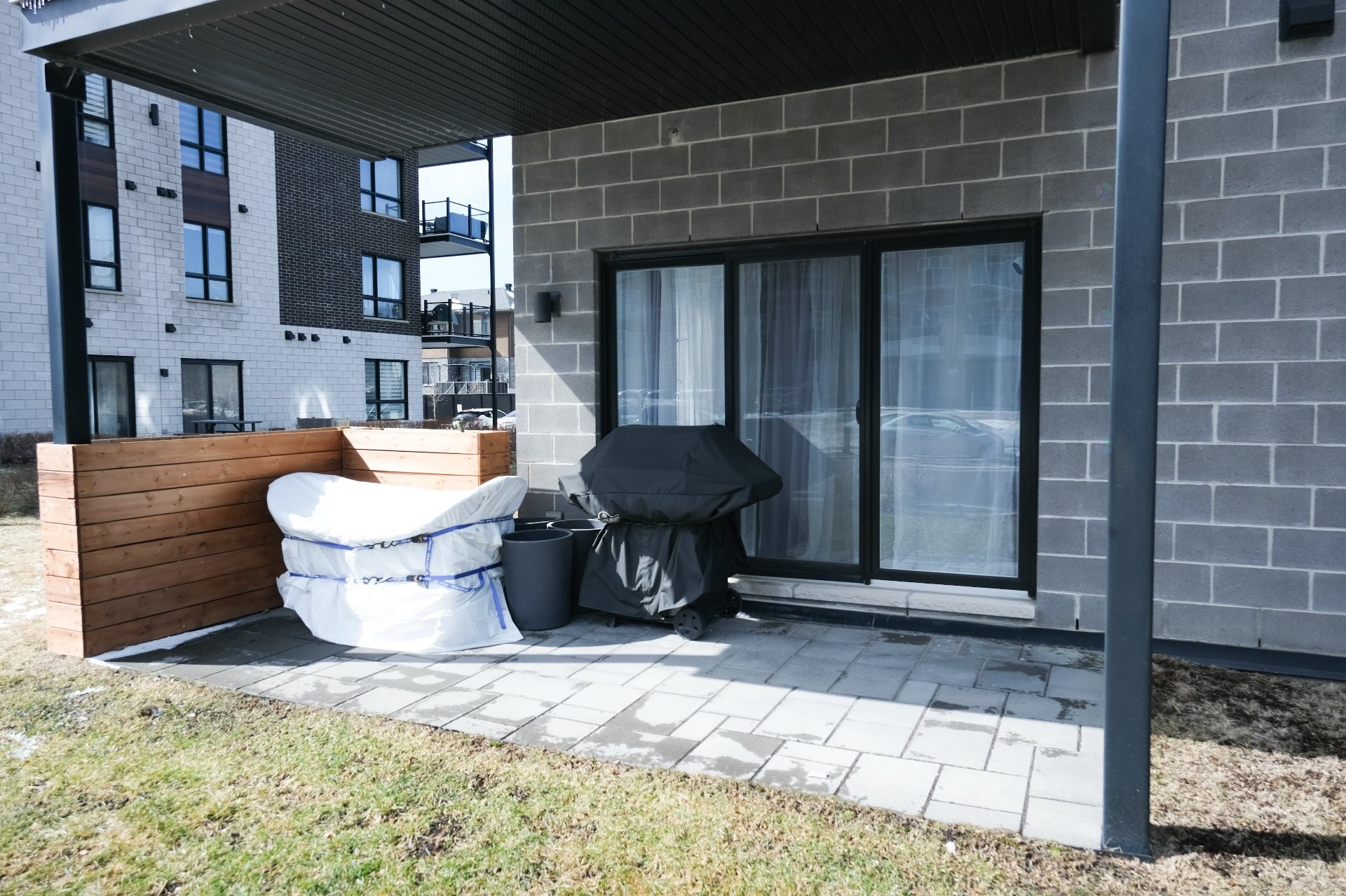 









120


Av. de la Belle-Dame

, 101,
La Prairie,




QC
J5R0T4

