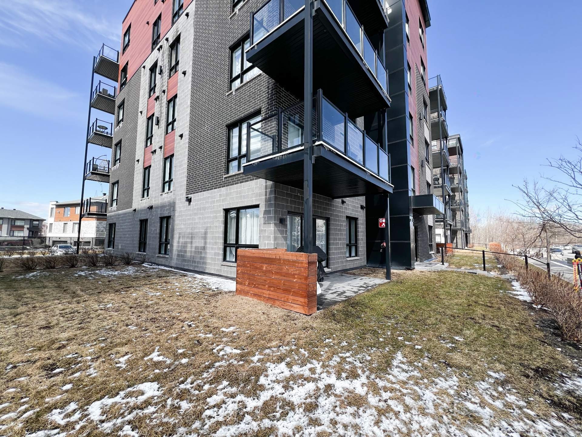 









120


Av. de la Belle-Dame

, 101,
La Prairie,




QC
J5R0T4

