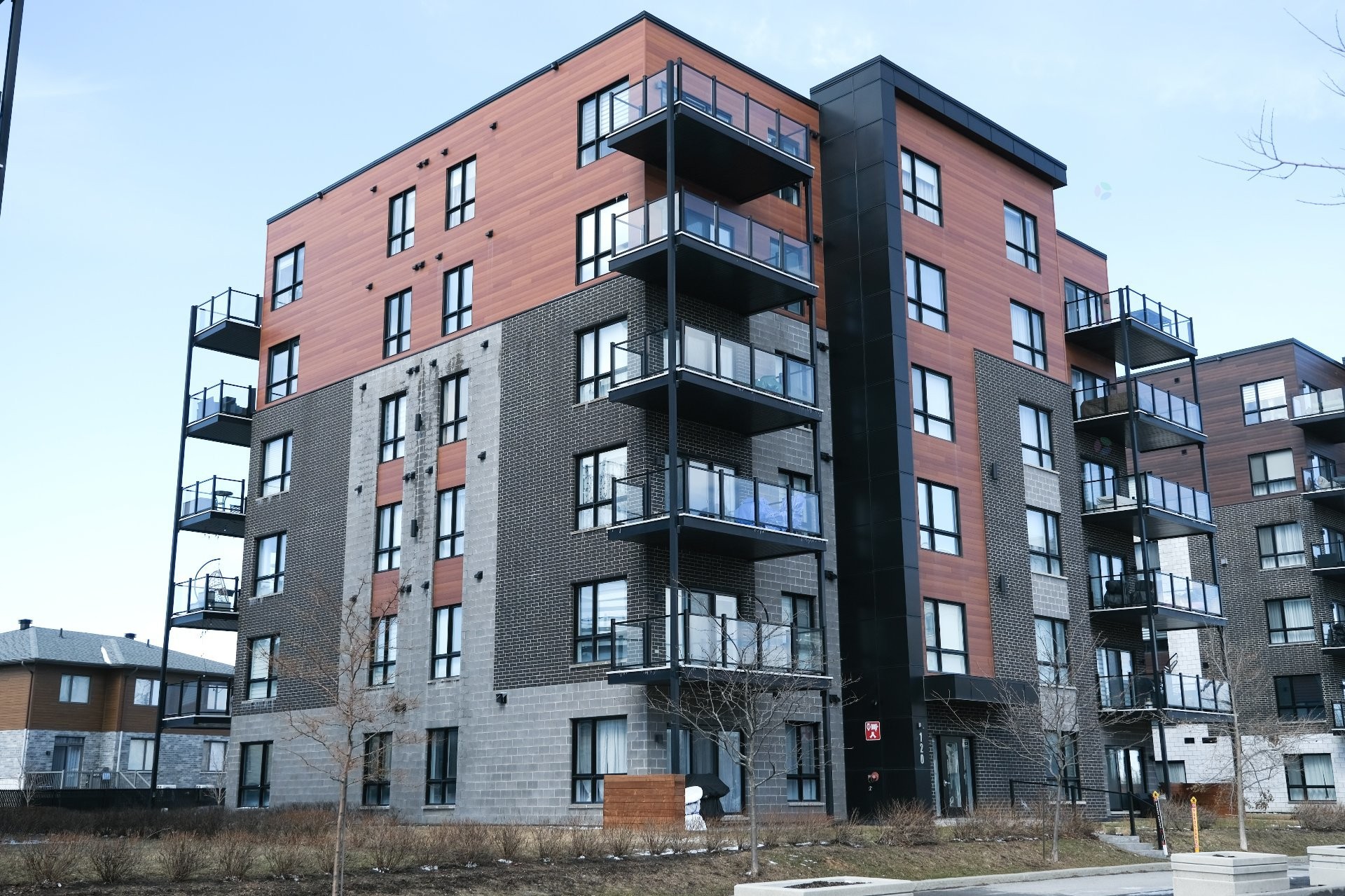 









120


Av. de la Belle-Dame

, 101,
La Prairie,




QC
J5R0T4

