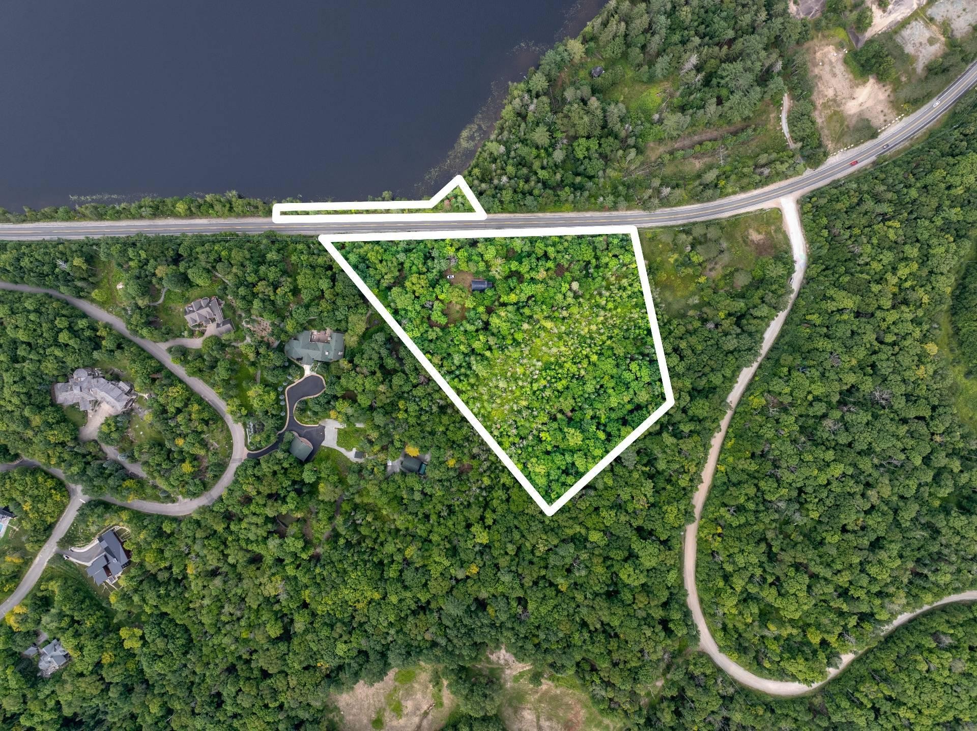 









2335


Rue Labelle

,
Mont-Tremblant,




QC
J8E1T8

