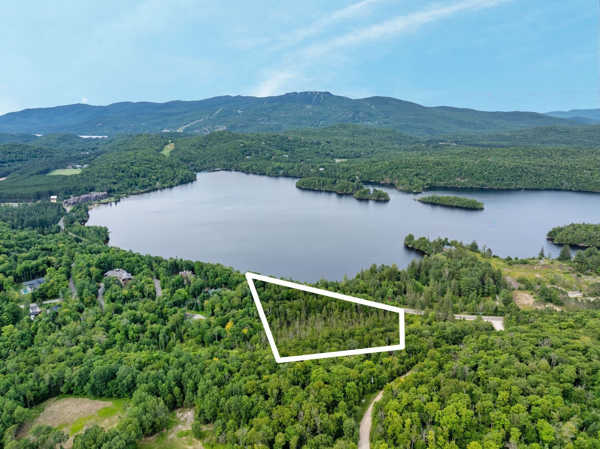









2335


Rue Labelle

,
Mont-Tremblant,




QC
J8E1T8

