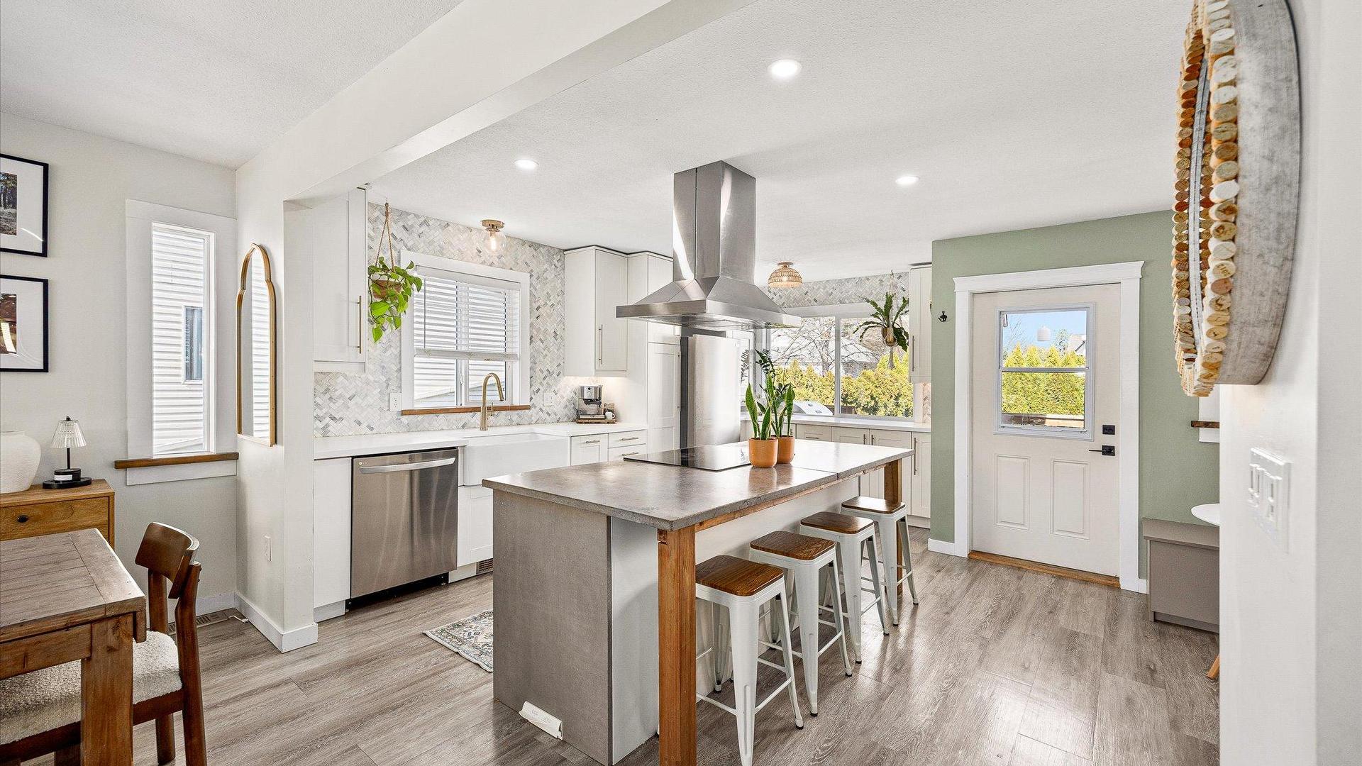 









1872


Millard

Court,
Kelowna,




BC
V1V 1R2

