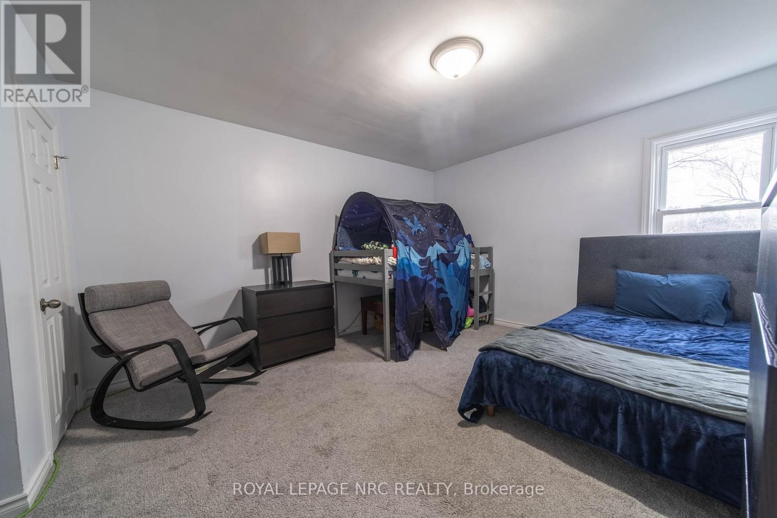 












955 FERNDALE AVENUE

,
Fort Erie (Crescent Park),




Ontario
L2A5E1

