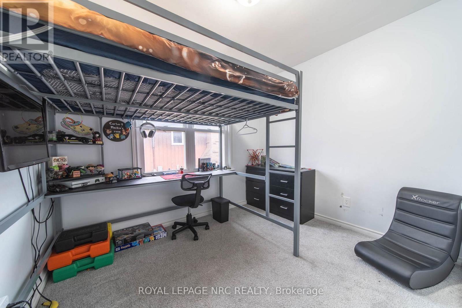 












955 FERNDALE AVENUE

,
Fort Erie (Crescent Park),




Ontario
L2A5E1

