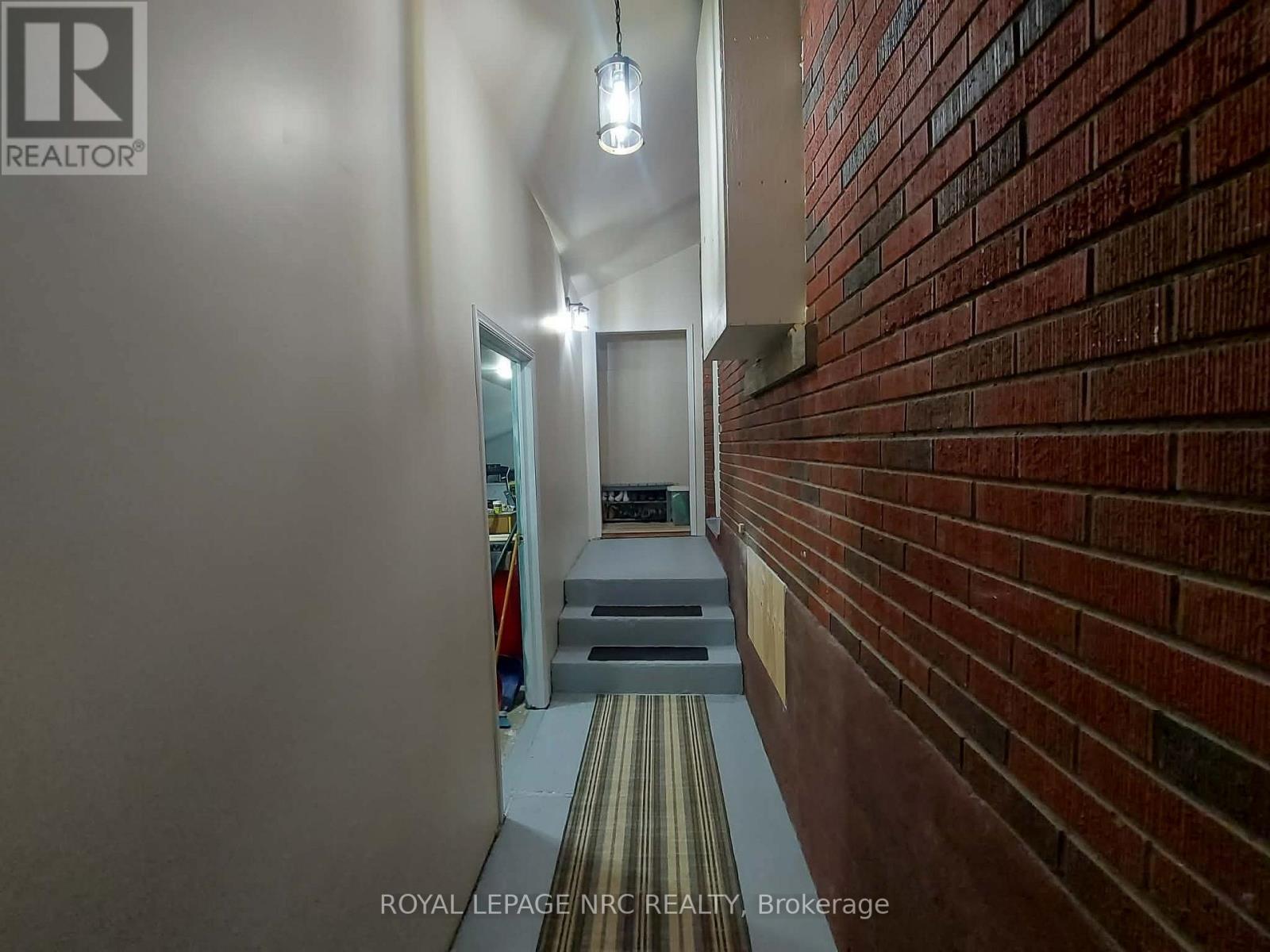 












955 FERNDALE AVENUE

,
Fort Erie (Crescent Park),




Ontario
L2A5E1

