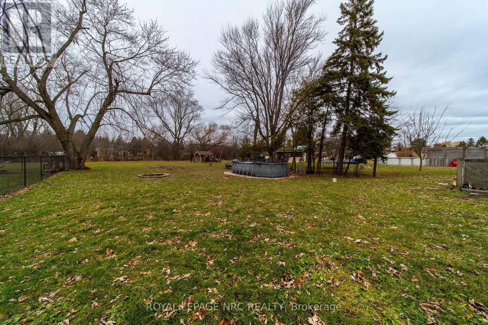 












955 FERNDALE AVENUE

,
Fort Erie (Crescent Park),




Ontario
L2A5E1

