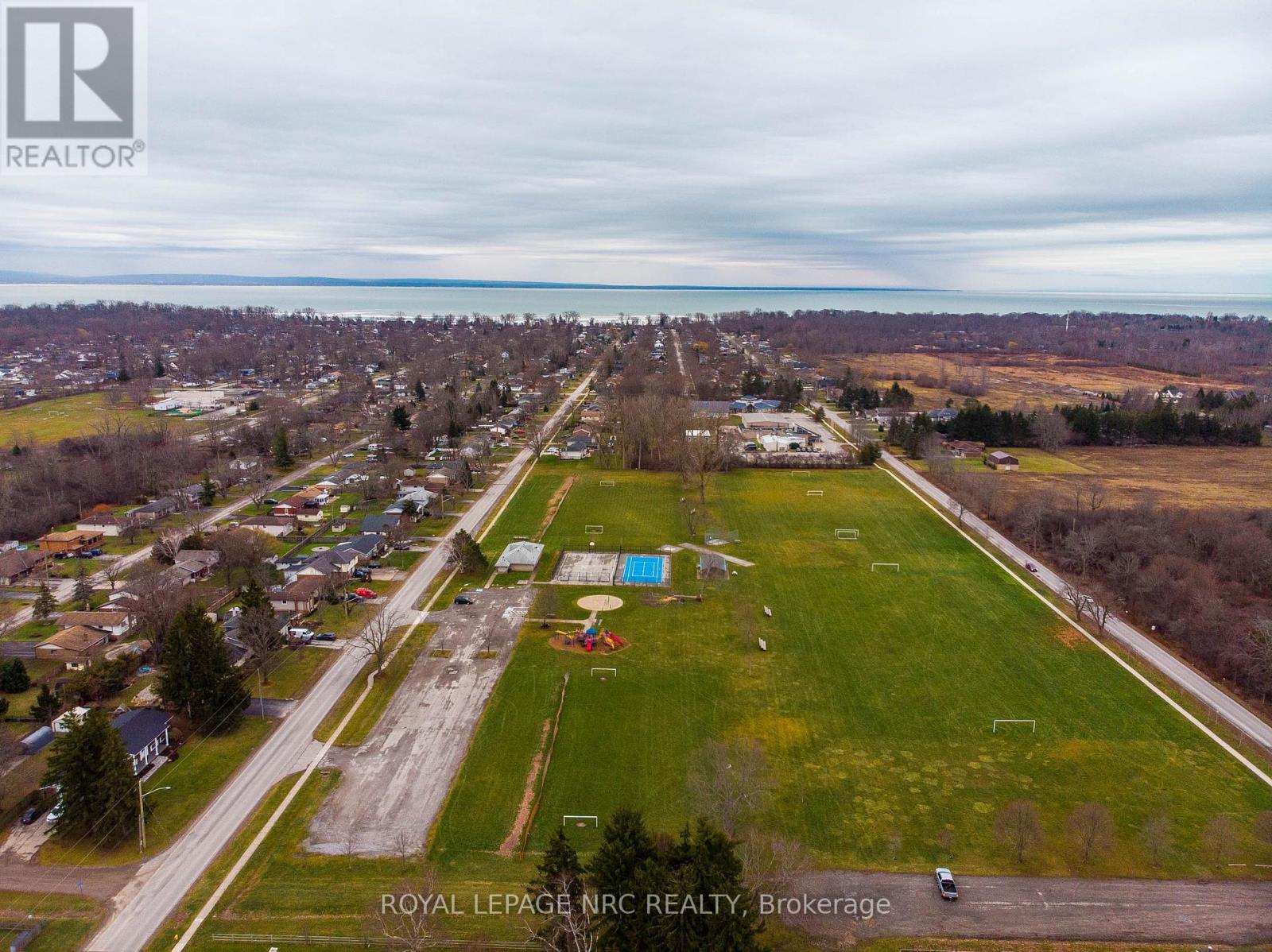 












955 FERNDALE AVENUE

,
Fort Erie (Crescent Park),




Ontario
L2A5E1

