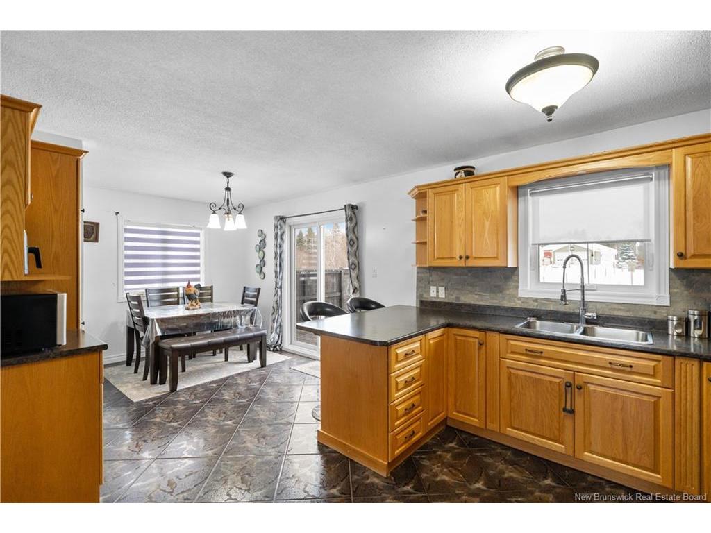 









646


Principale

,
Pointe-Verte,




NB
E8J 3A1

