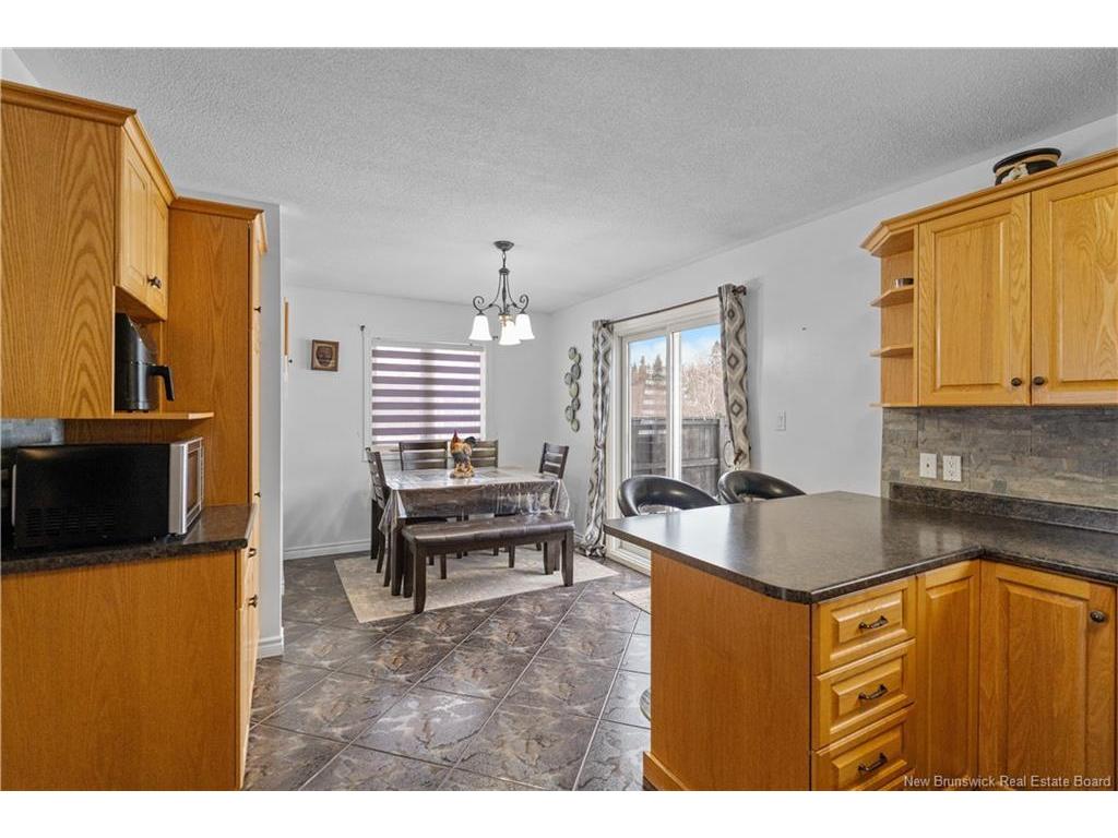 









646


Principale

,
Pointe-Verte,




NB
E8J 3A1

