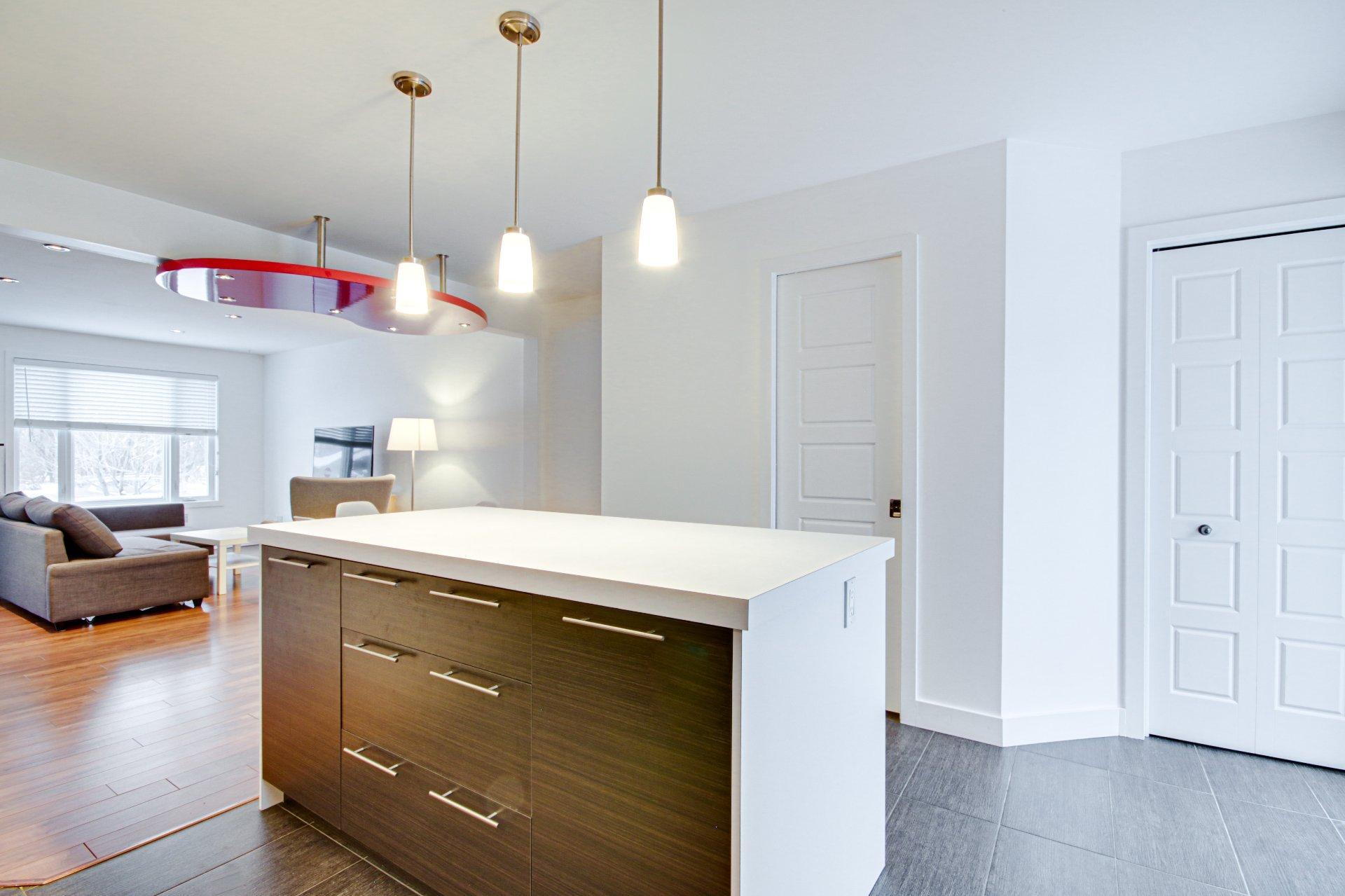 









7219


Boul. Parent

,
Trois-Rivières,




QC
G9C0J8

