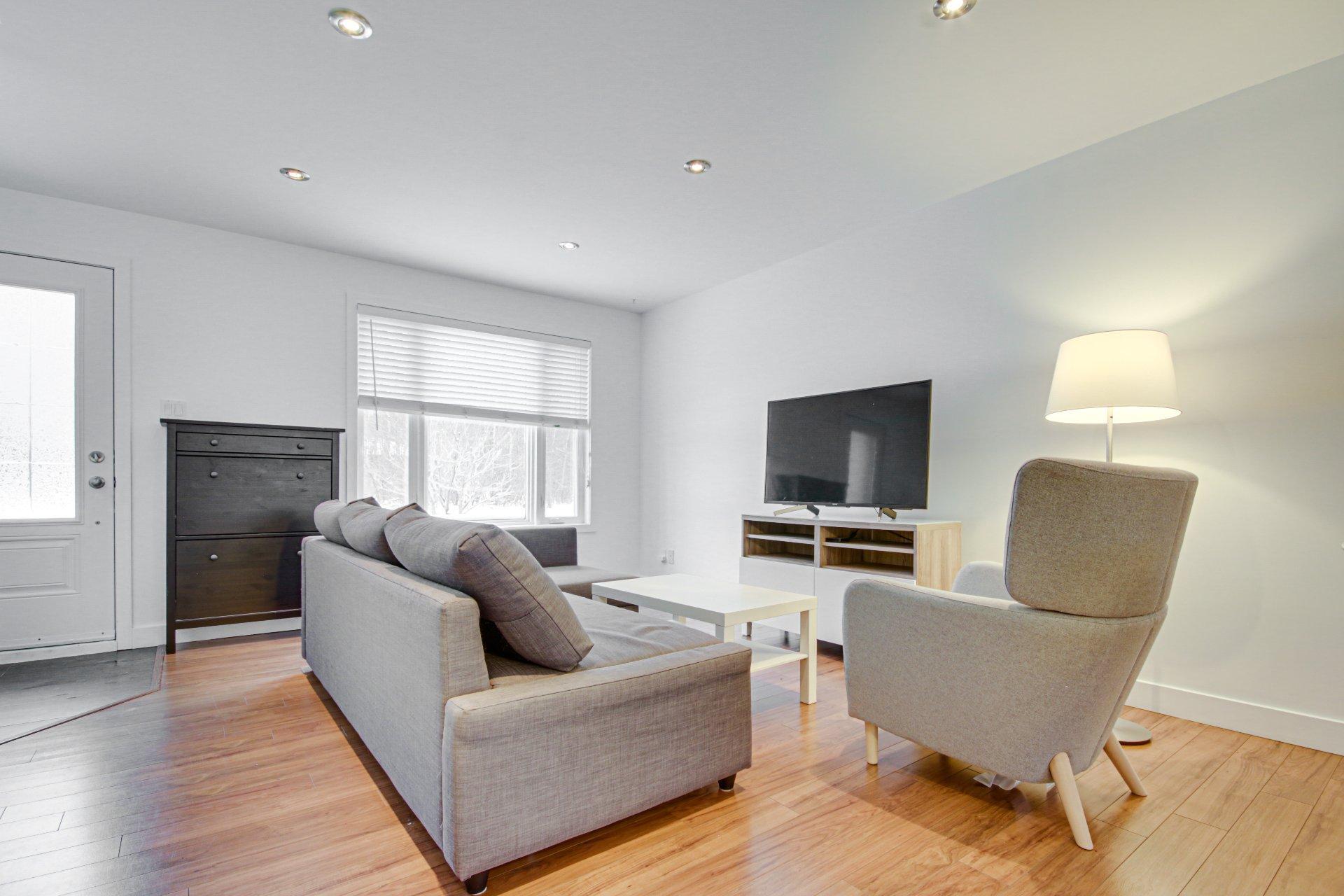 









7219


Boul. Parent

,
Trois-Rivières,




QC
G9C0J8

